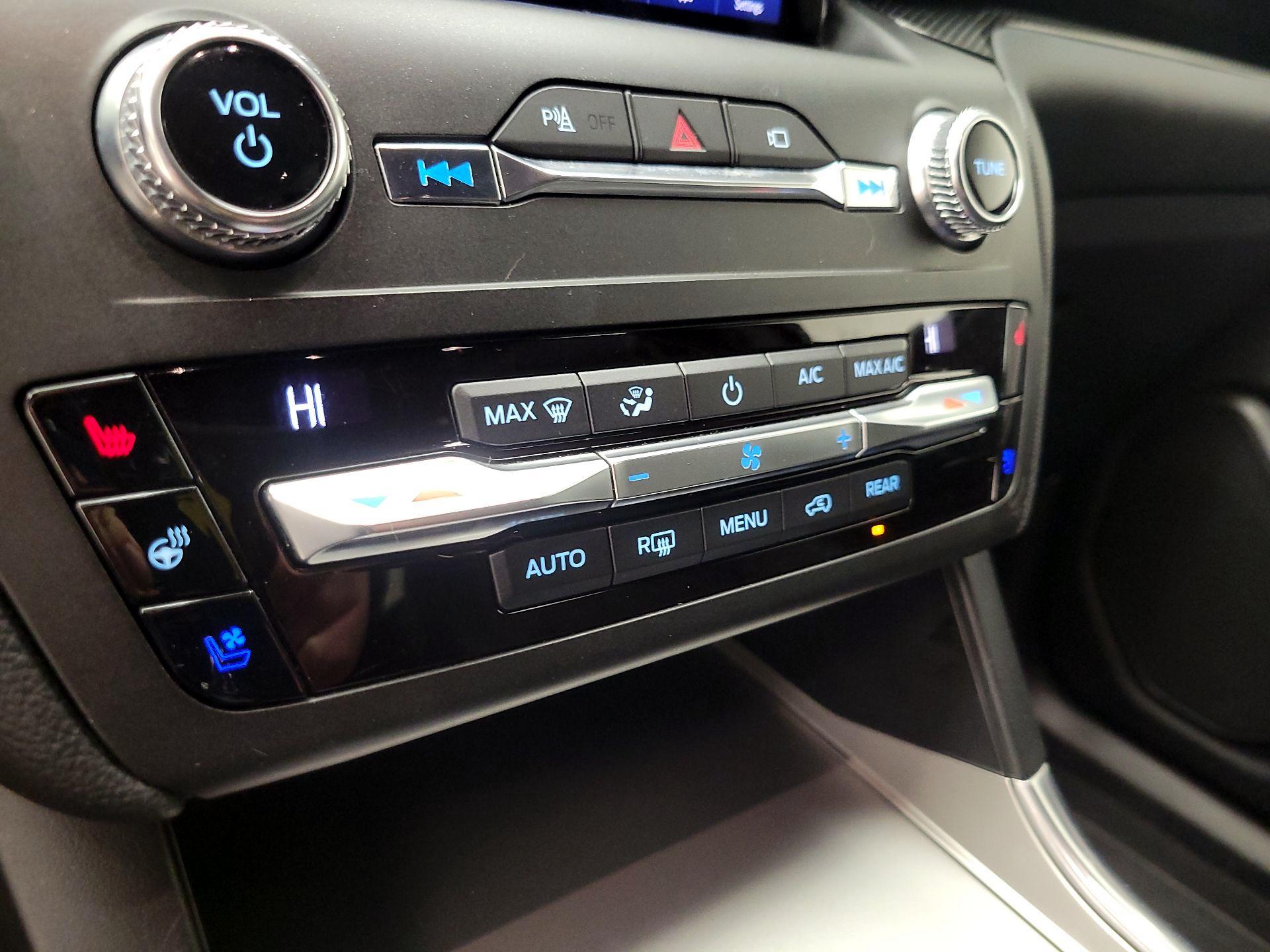 Thumbnail: 2020 Ford Explorer - 17