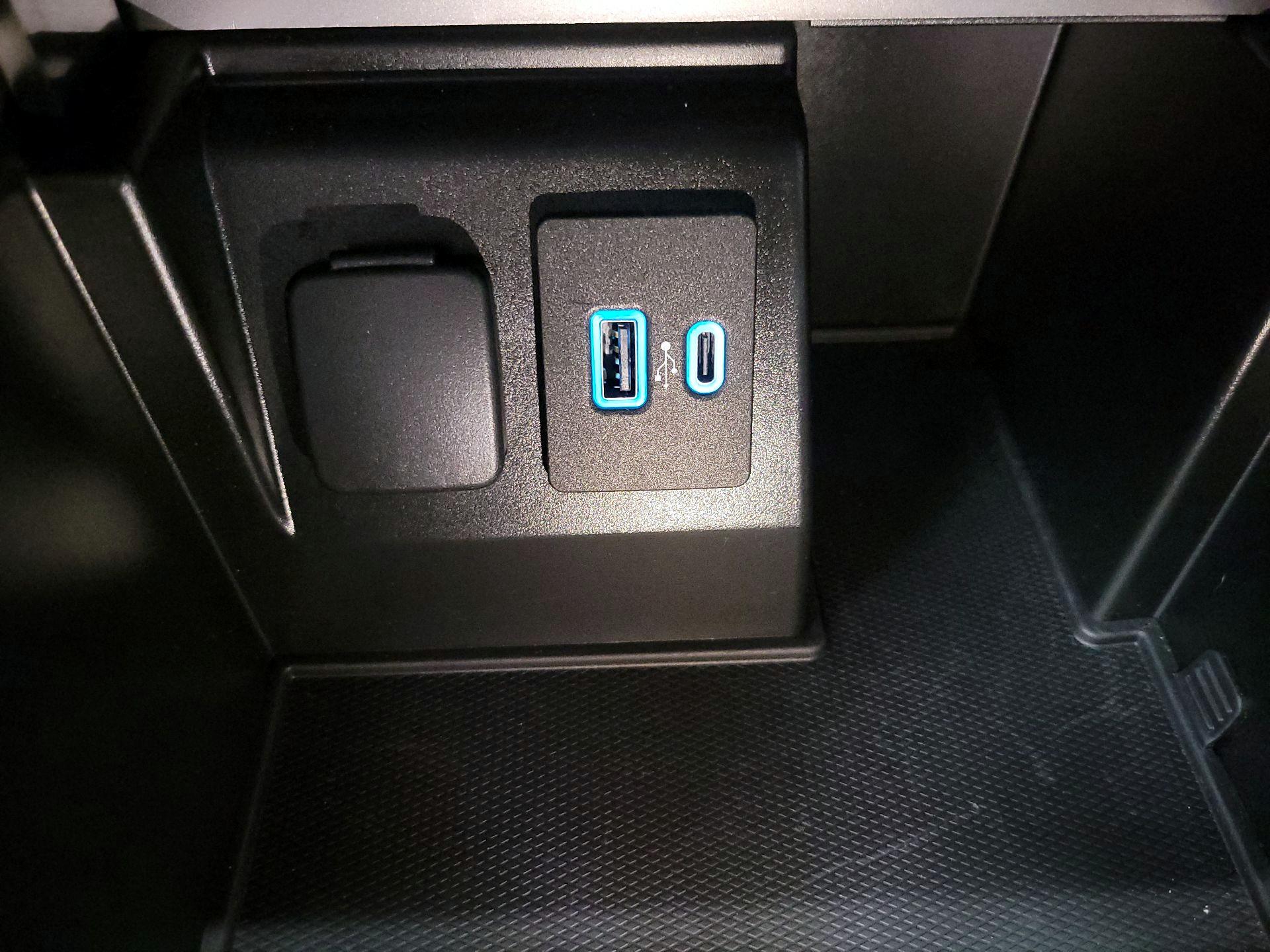 Thumbnail: 2020 Ford Explorer - 19