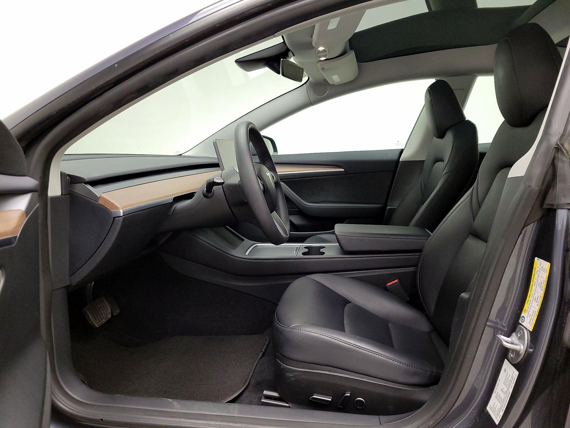 Thumbnail: 2023 Tesla Model 3 - 11