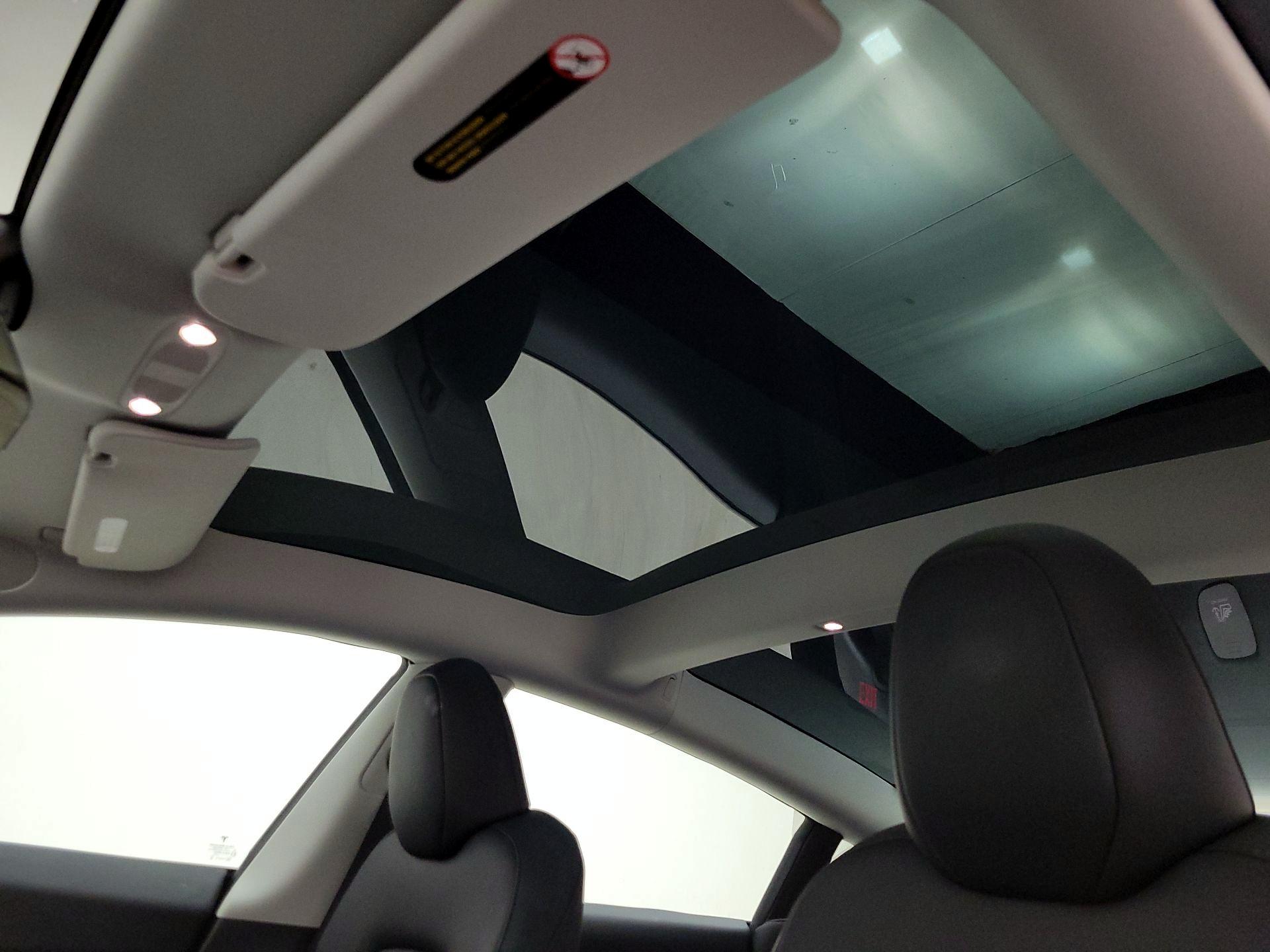 Thumbnail: 2023 Tesla Model 3 - 19