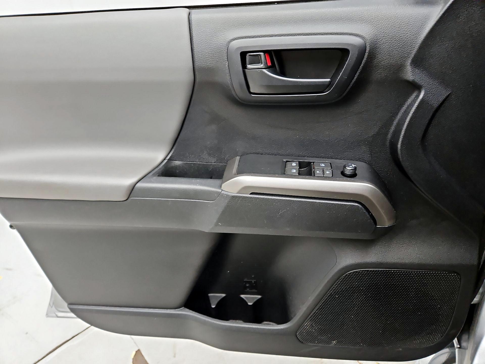 Thumbnail: 2021 Toyota Tacoma - 12