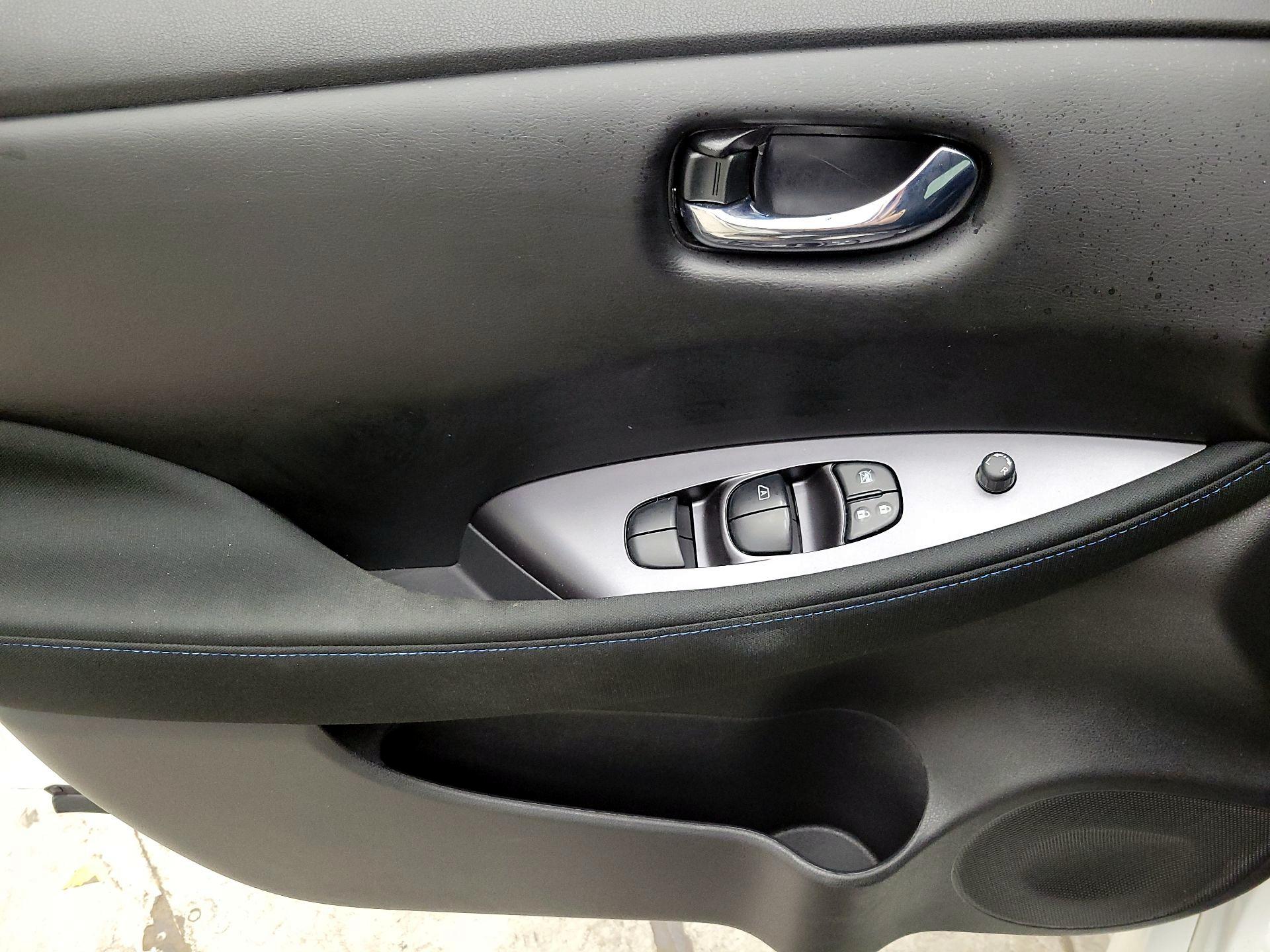 Thumbnail: 2025 Nissan Leaf - 12