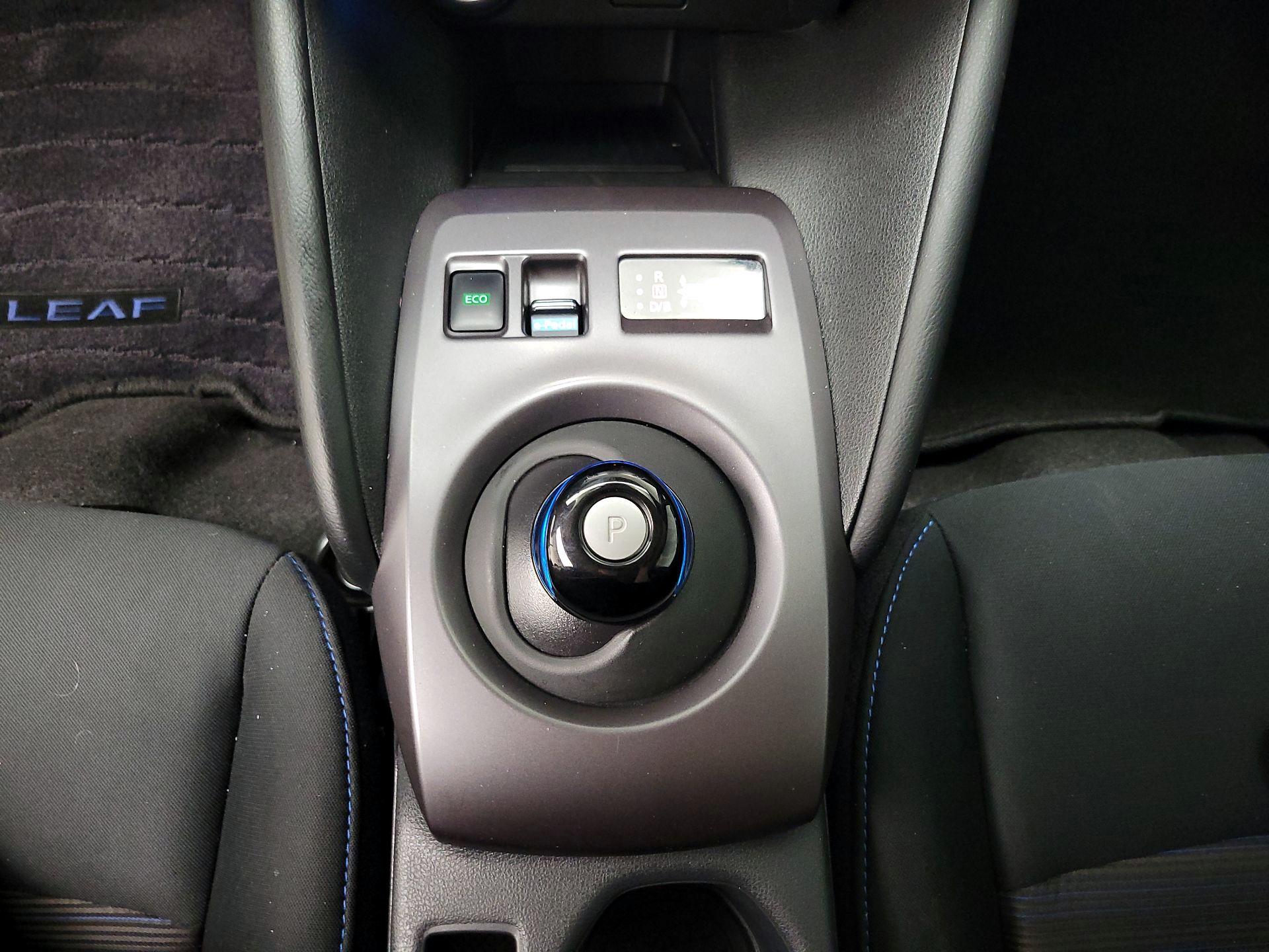 Thumbnail: 2025 Nissan Leaf - 17