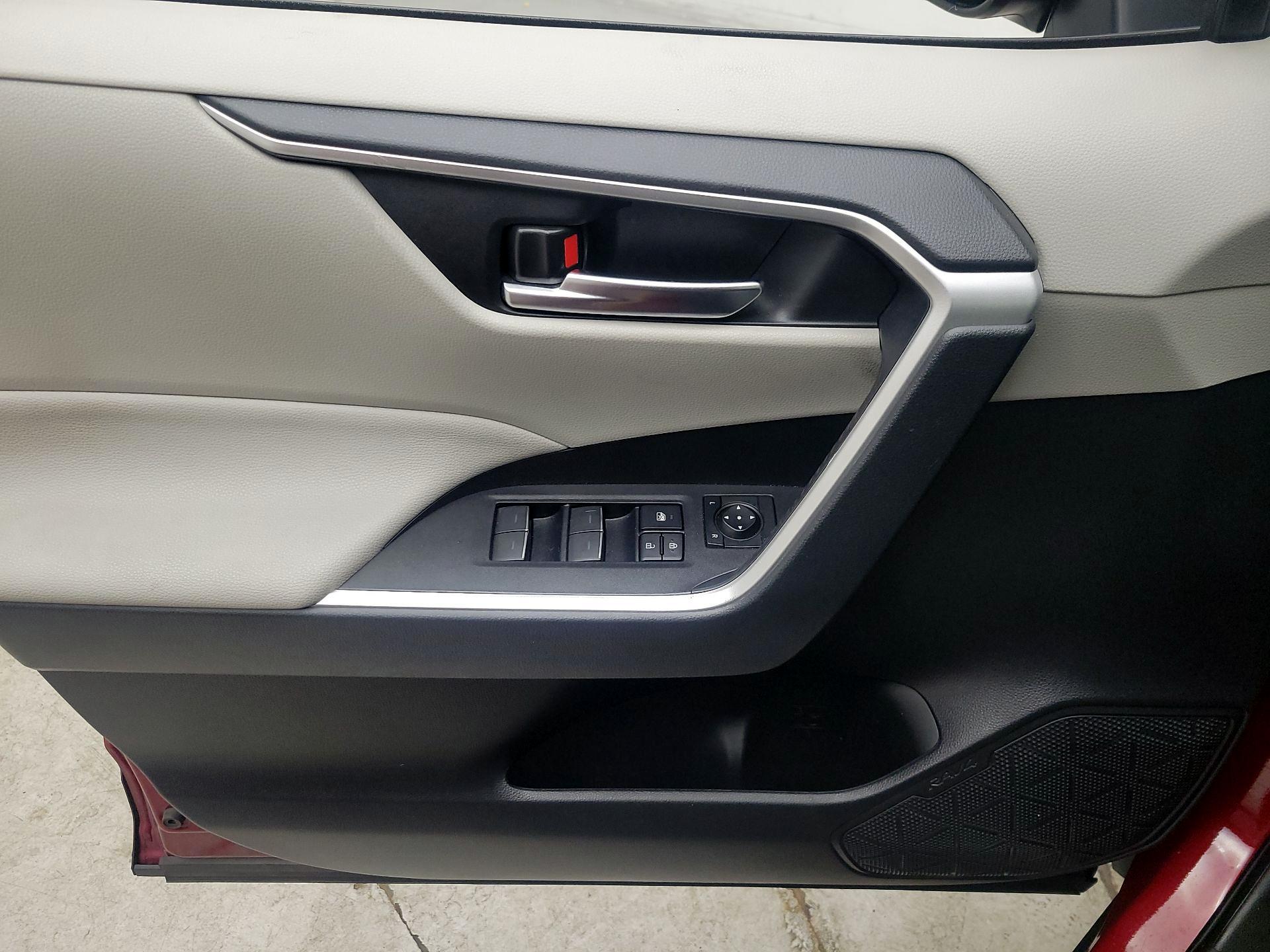 Thumbnail: 2024 Toyota RAV4 - 12