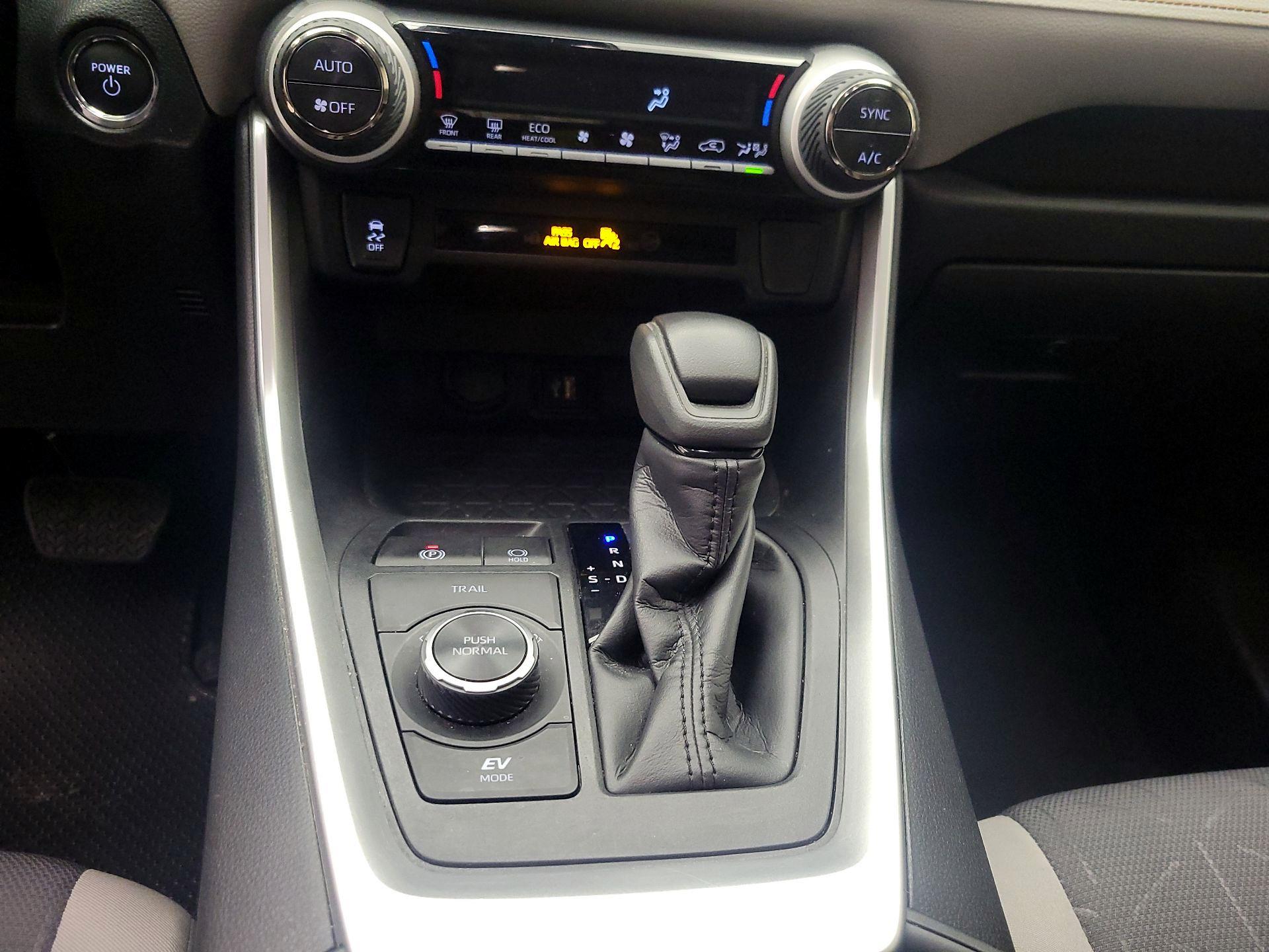 Thumbnail: 2024 Toyota RAV4 - 18