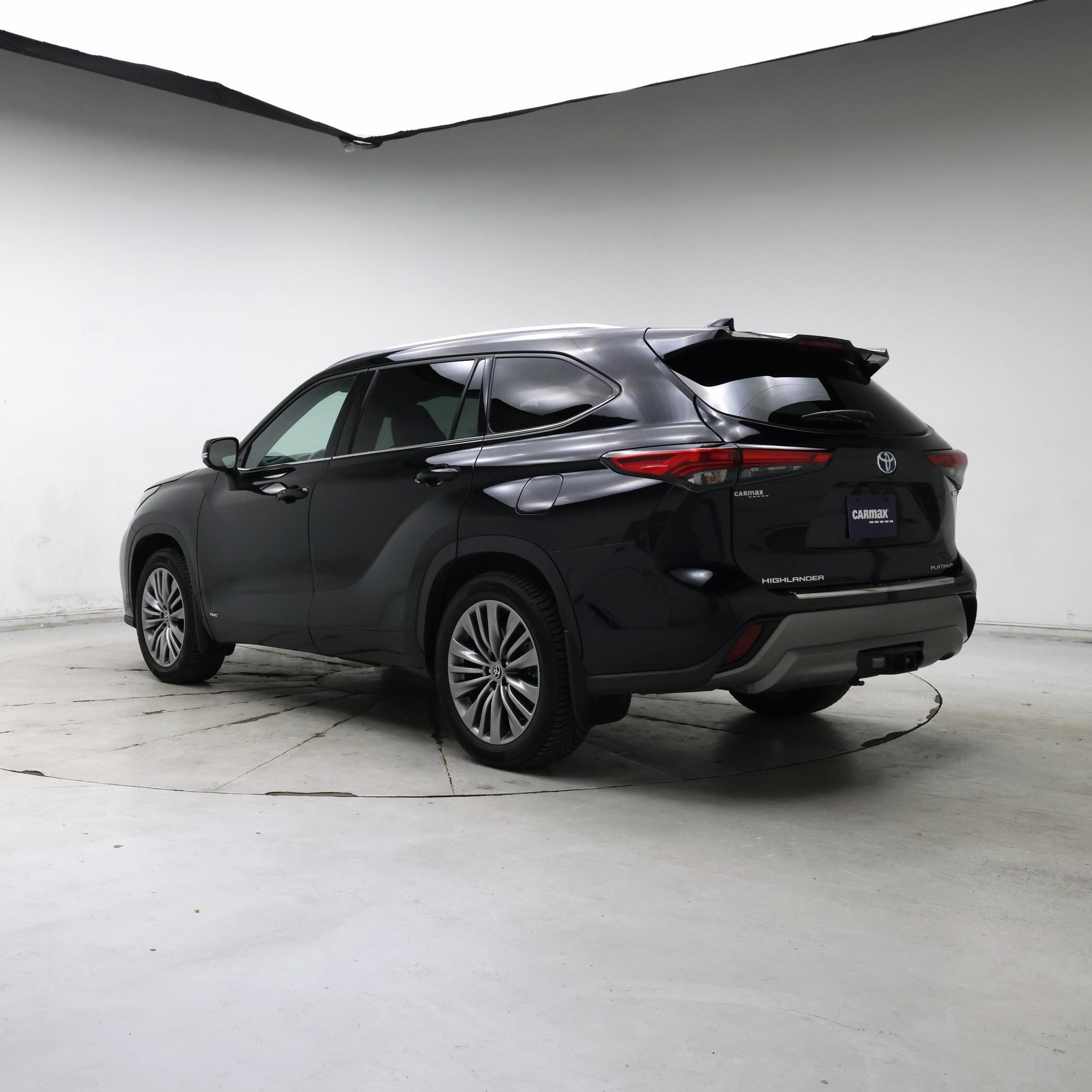 Thumbnail: 2022 Toyota Highlander - 2