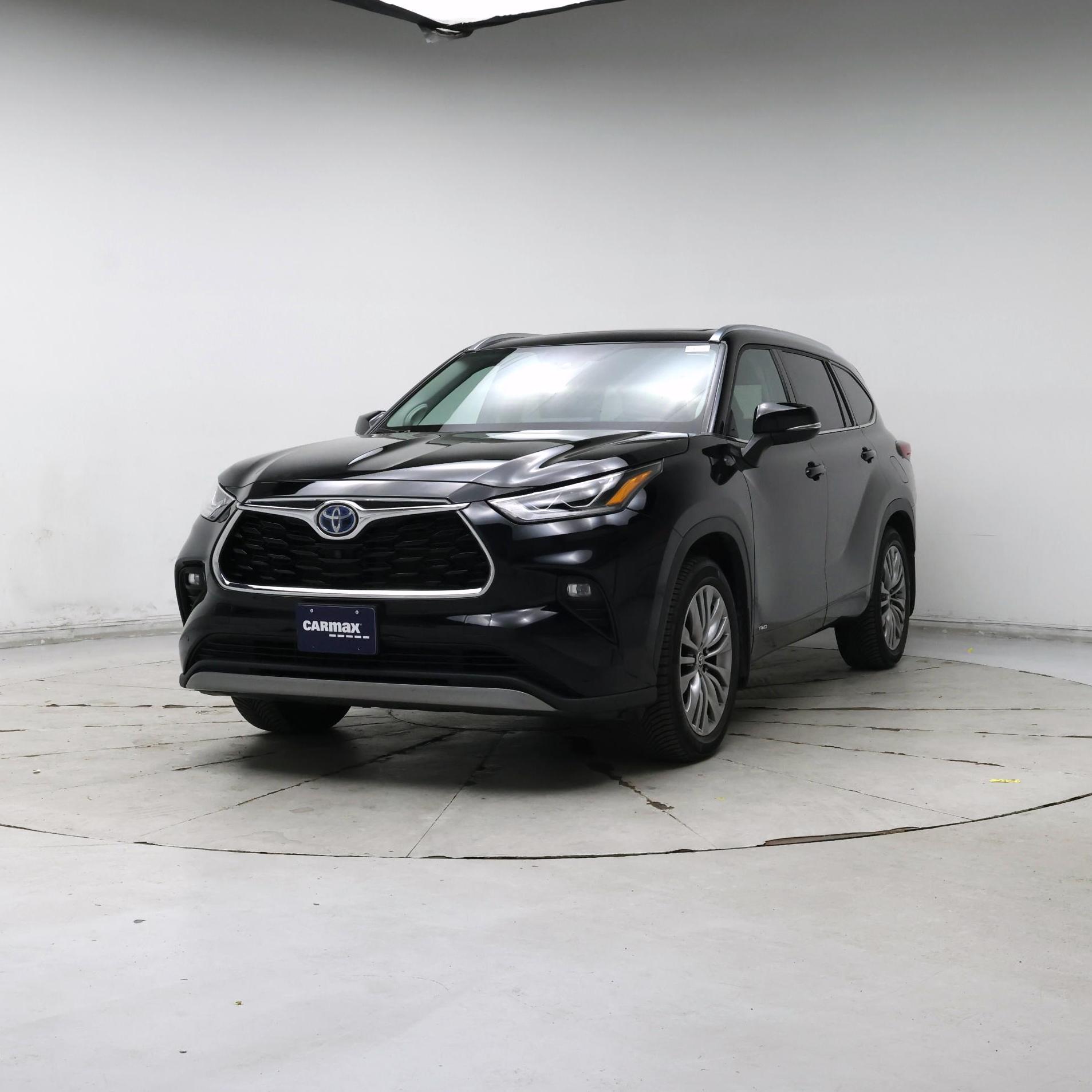 Thumbnail: 2022 Toyota Highlander - 4