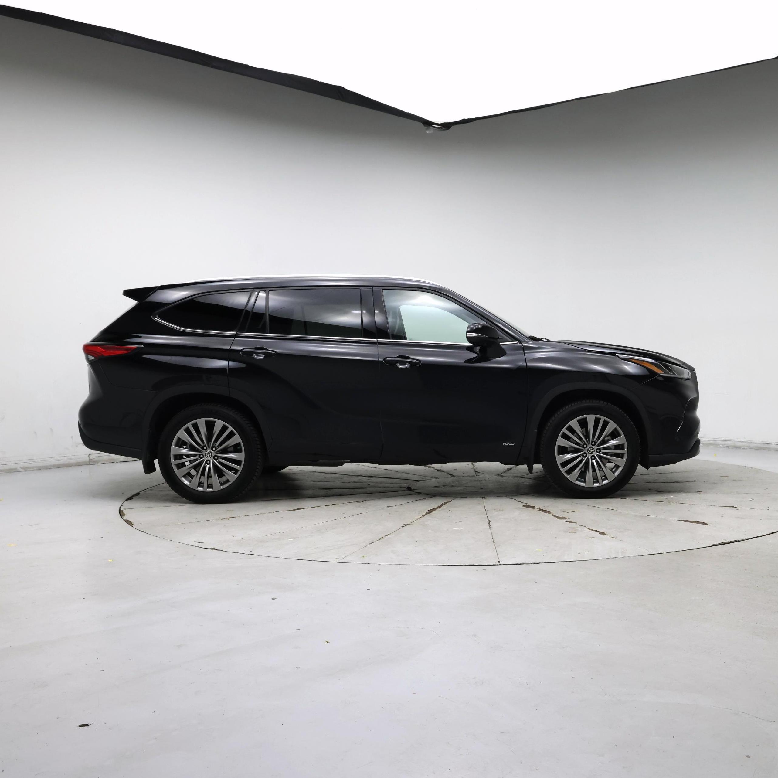 Thumbnail: 2022 Toyota Highlander - 7