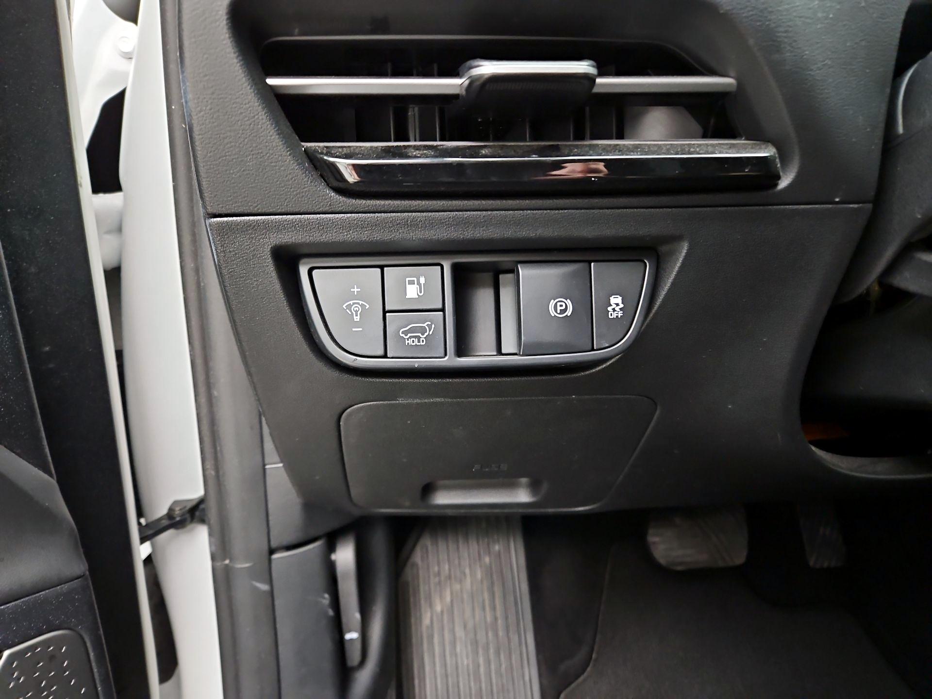 Thumbnail: 2024 Kia EV6 - 13