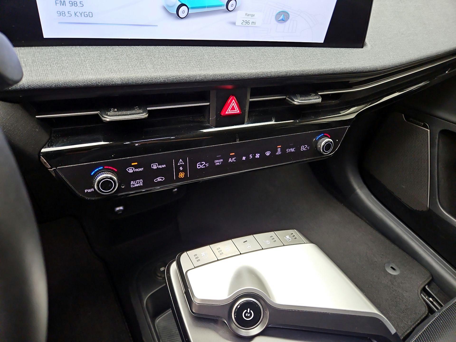 Thumbnail: 2024 Kia EV6 - 17