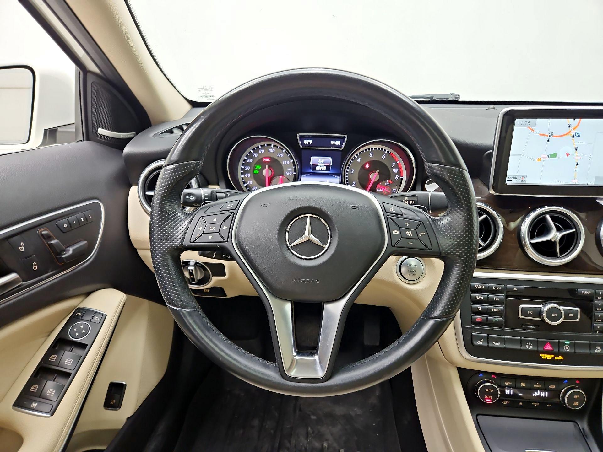 Thumbnail: 2015 Mercedes-Benz GLA - 10