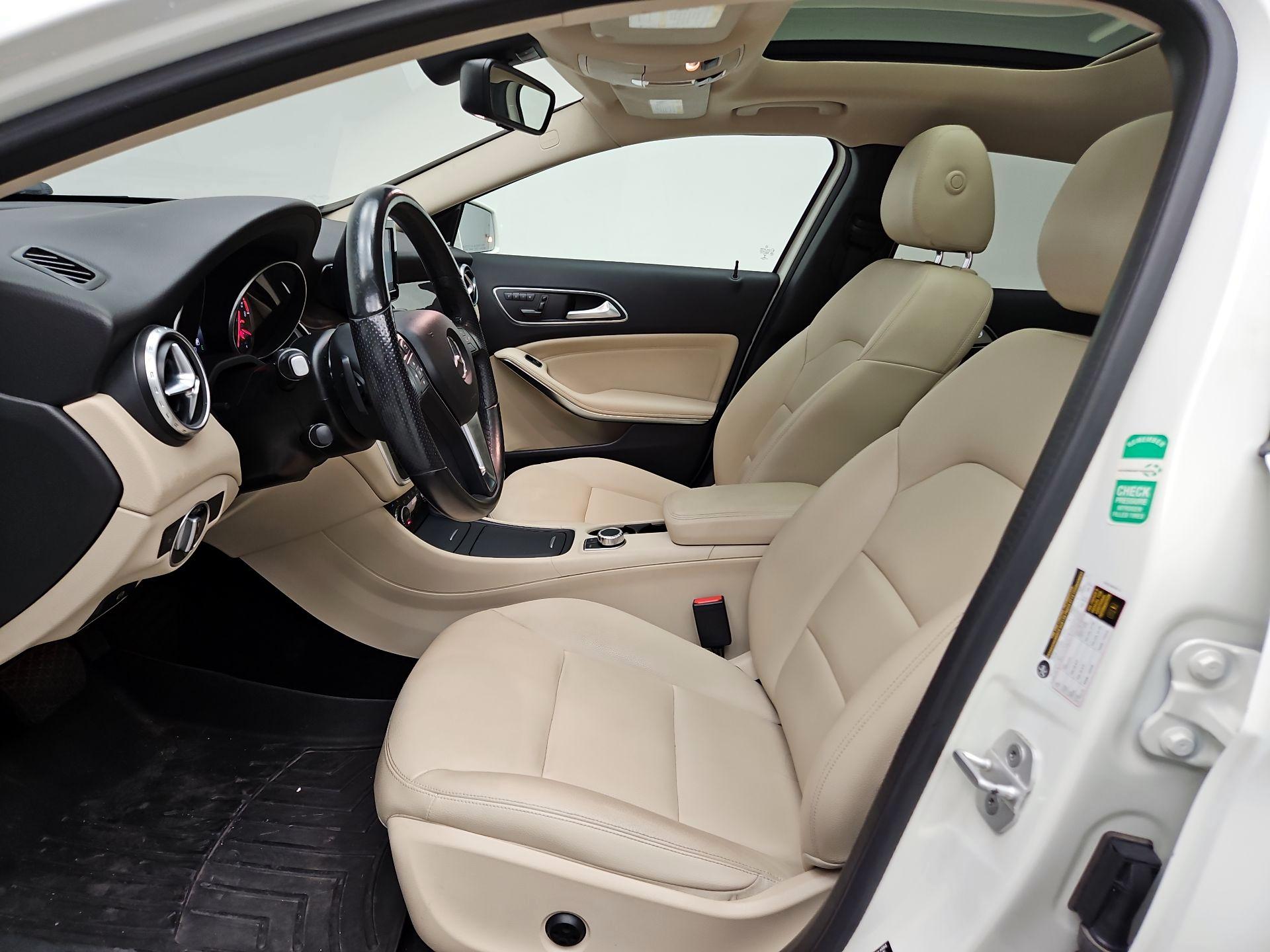 Thumbnail: 2015 Mercedes-Benz GLA - 11