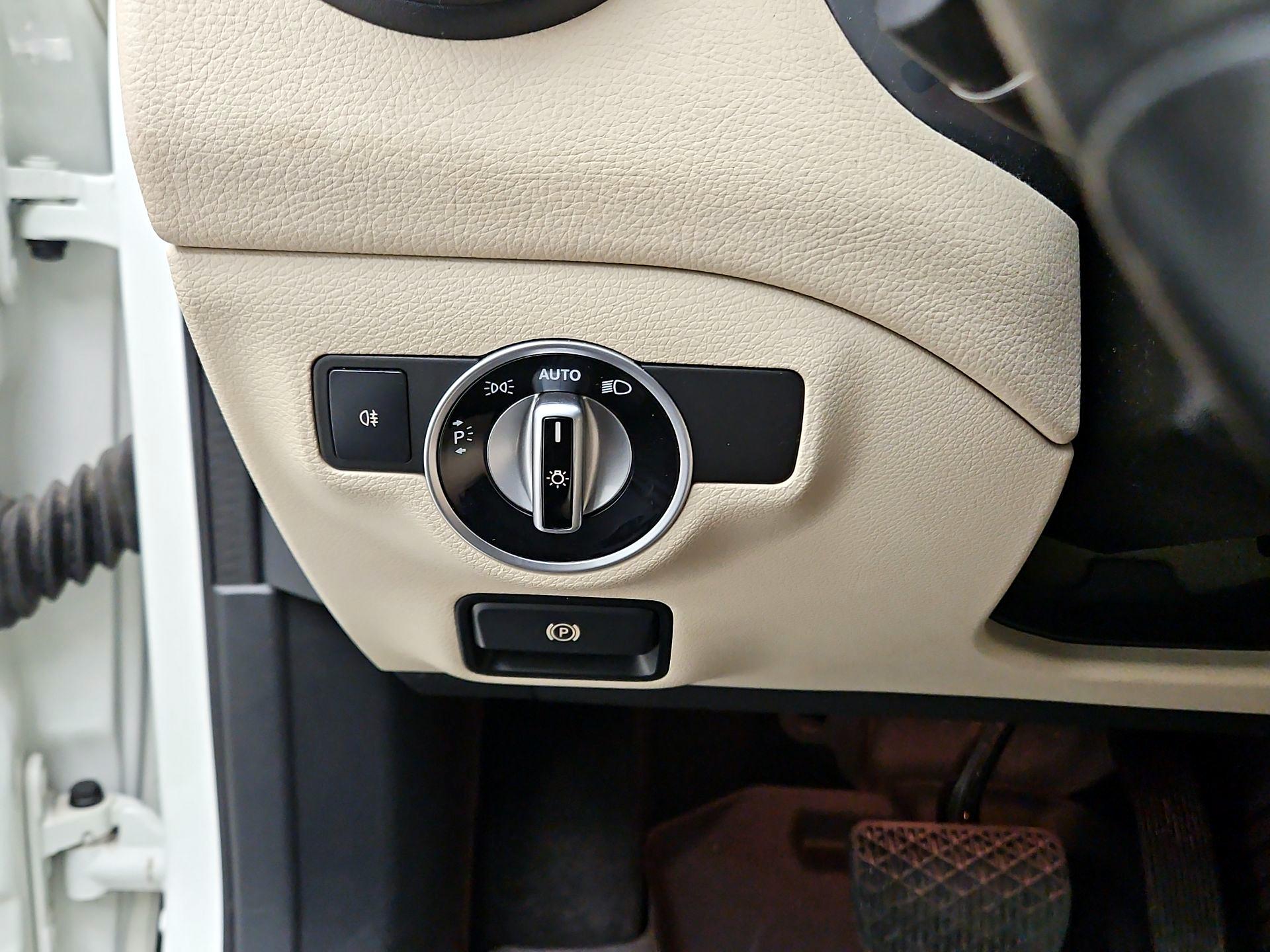 Thumbnail: 2015 Mercedes-Benz GLA - 13