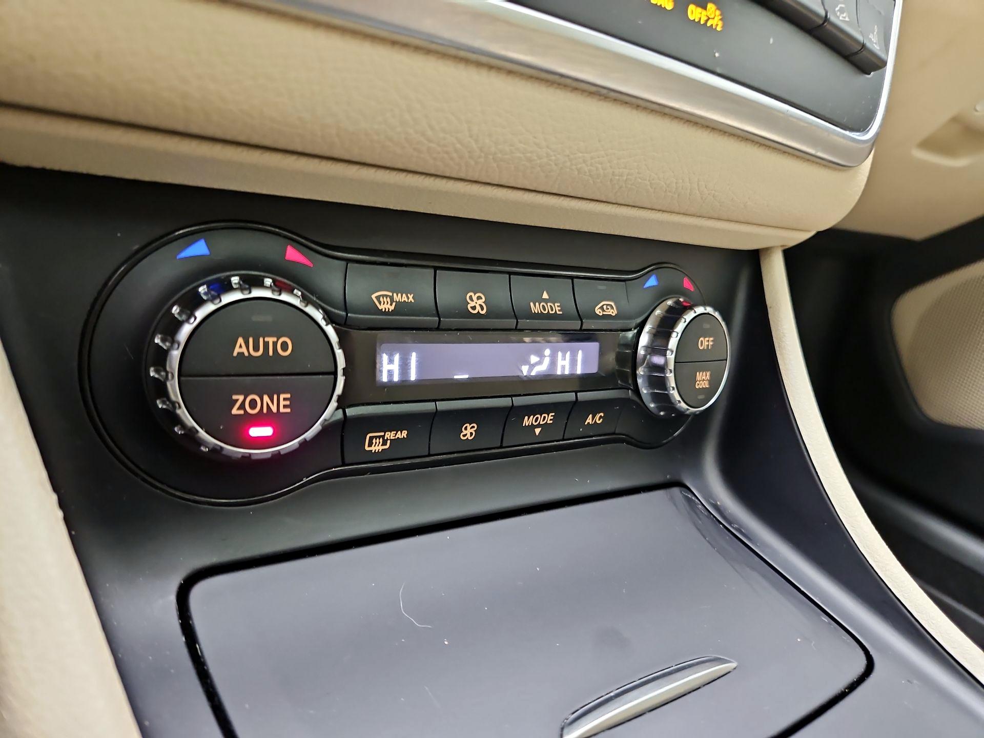 Thumbnail: 2015 Mercedes-Benz GLA - 17