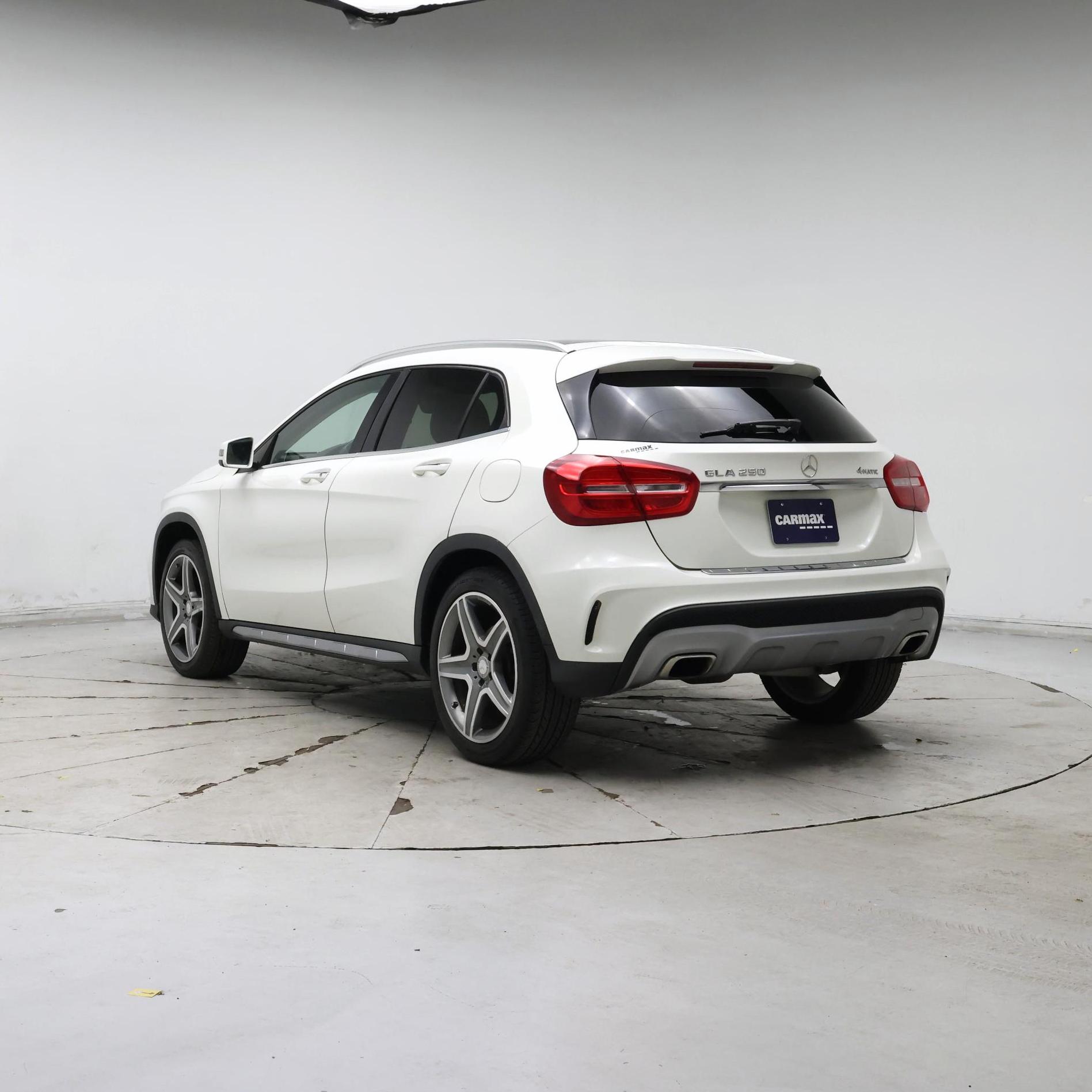 Thumbnail: 2015 Mercedes-Benz GLA - 2