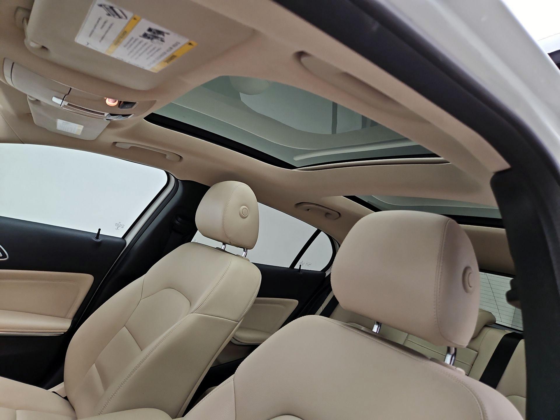 Thumbnail: 2015 Mercedes-Benz GLA - 20