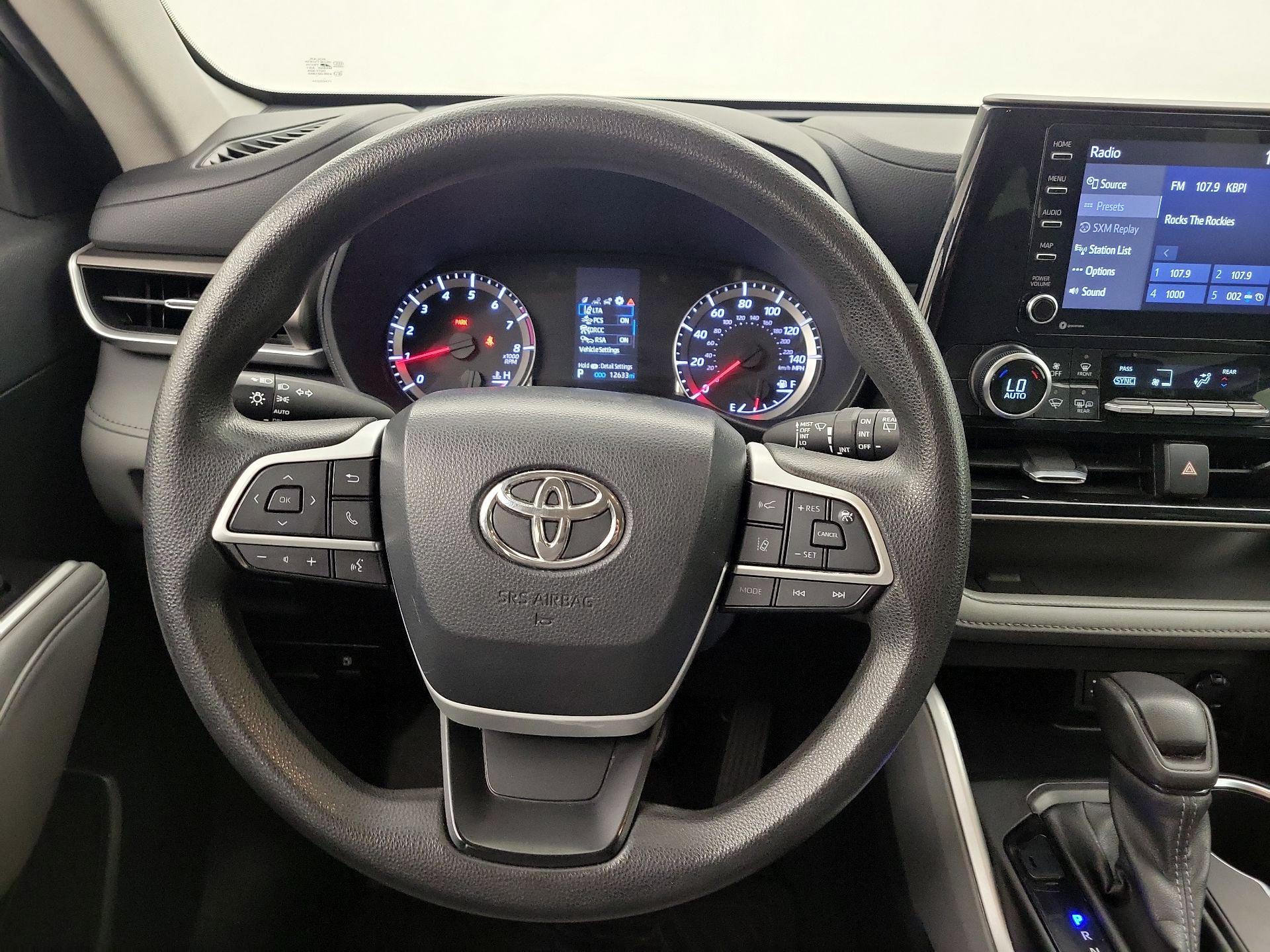 Thumbnail: 2022 Toyota Highlander - 10