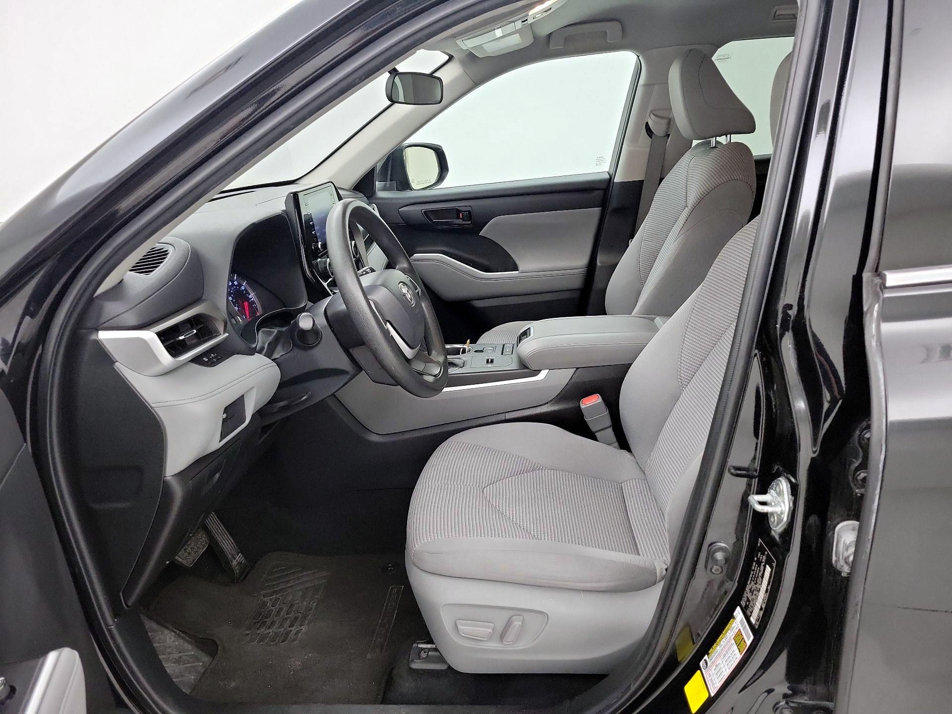 Thumbnail: 2022 Toyota Highlander - 11