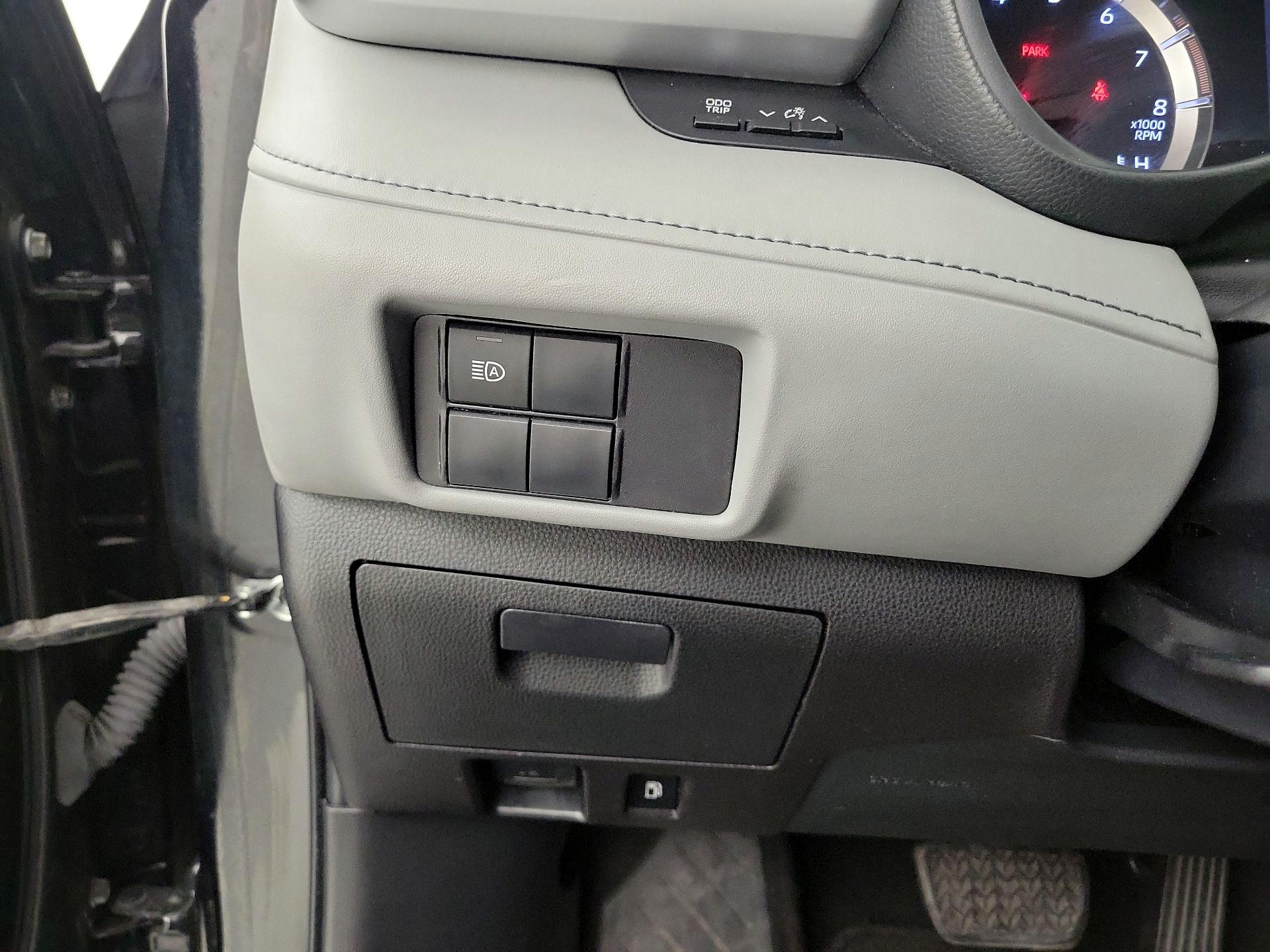 Thumbnail: 2022 Toyota Highlander - 13