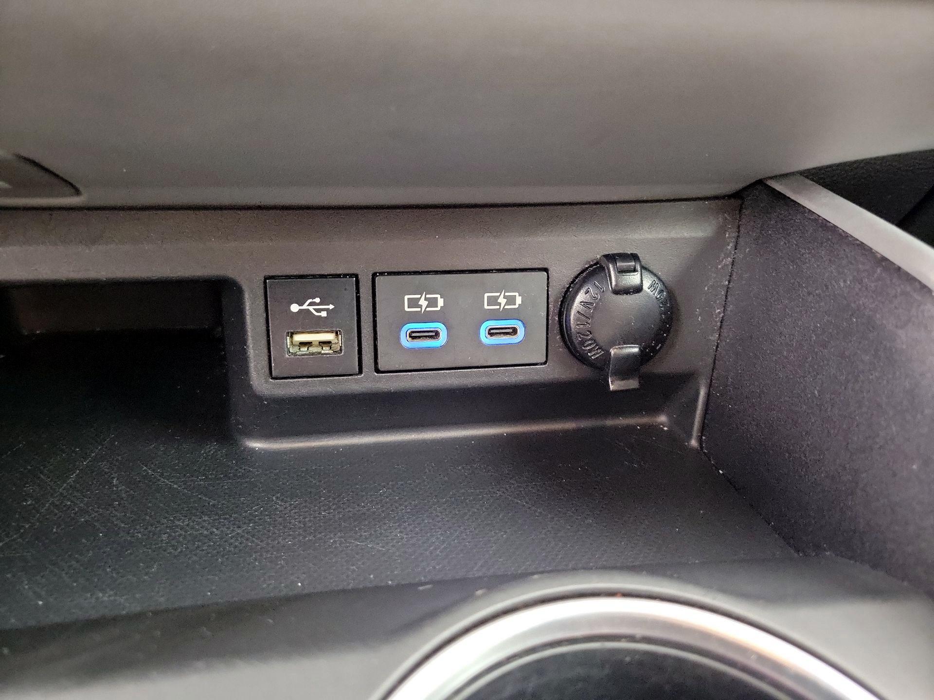 Thumbnail: 2022 Toyota Highlander - 18