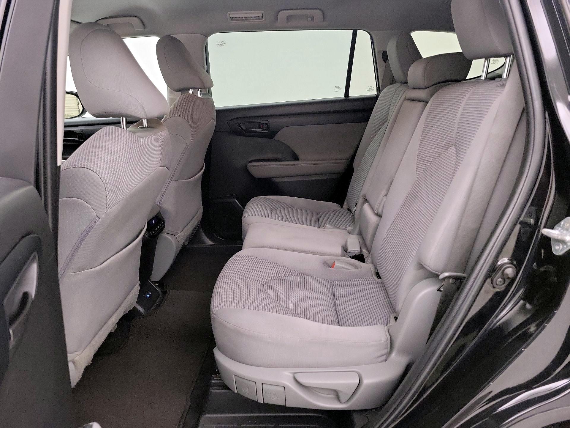 Thumbnail: 2022 Toyota Highlander - 19