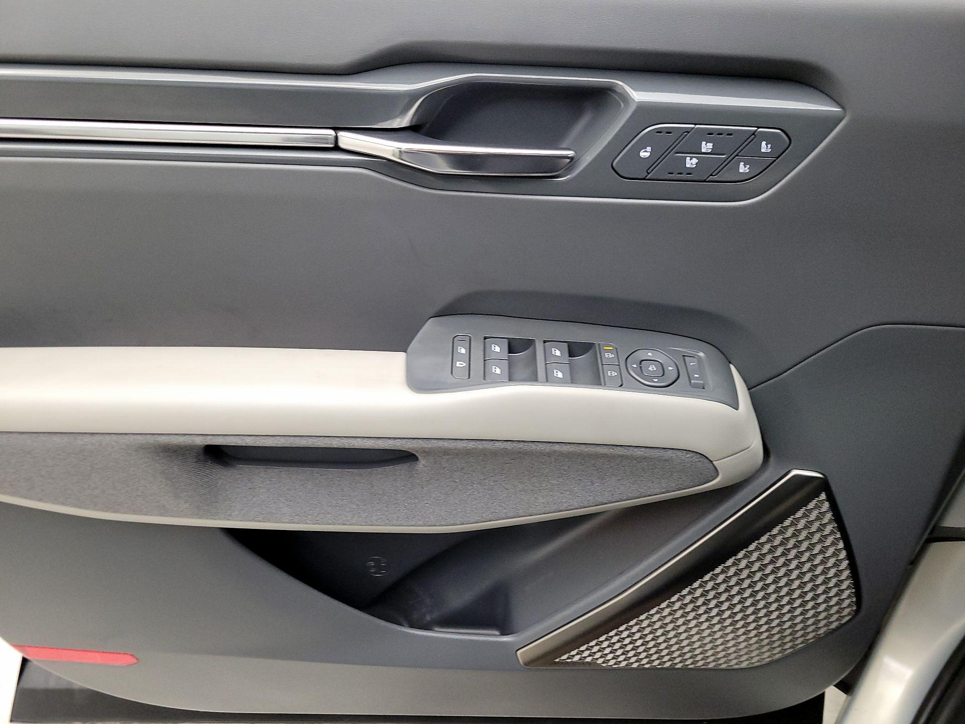 Thumbnail: 2024 Kia EV9 - 12