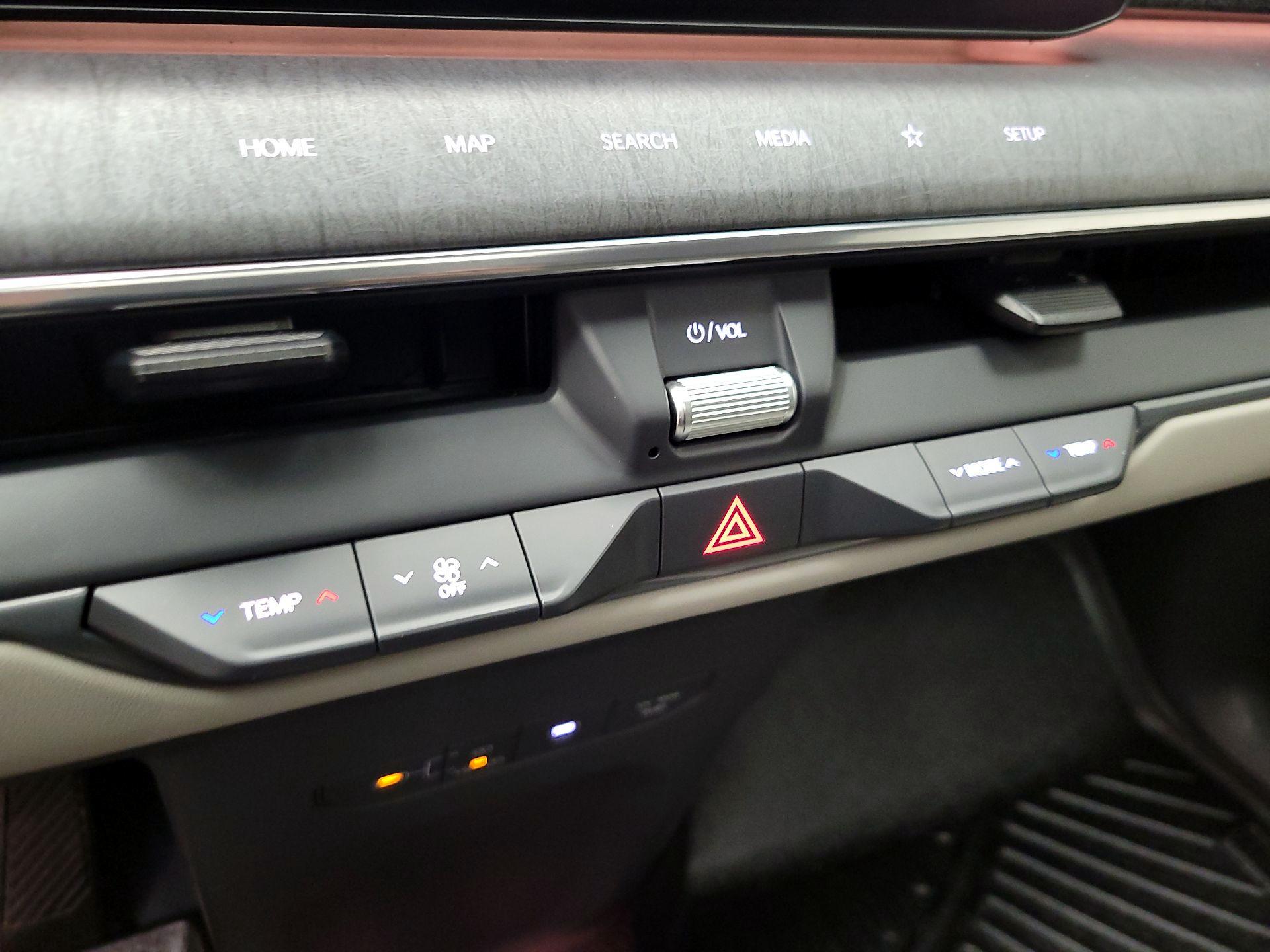 Thumbnail: 2024 Kia EV9 - 17