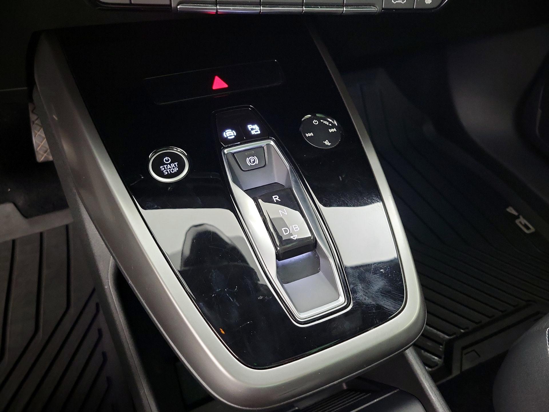 Thumbnail: 2023 Audi Q4 e-tron - 17