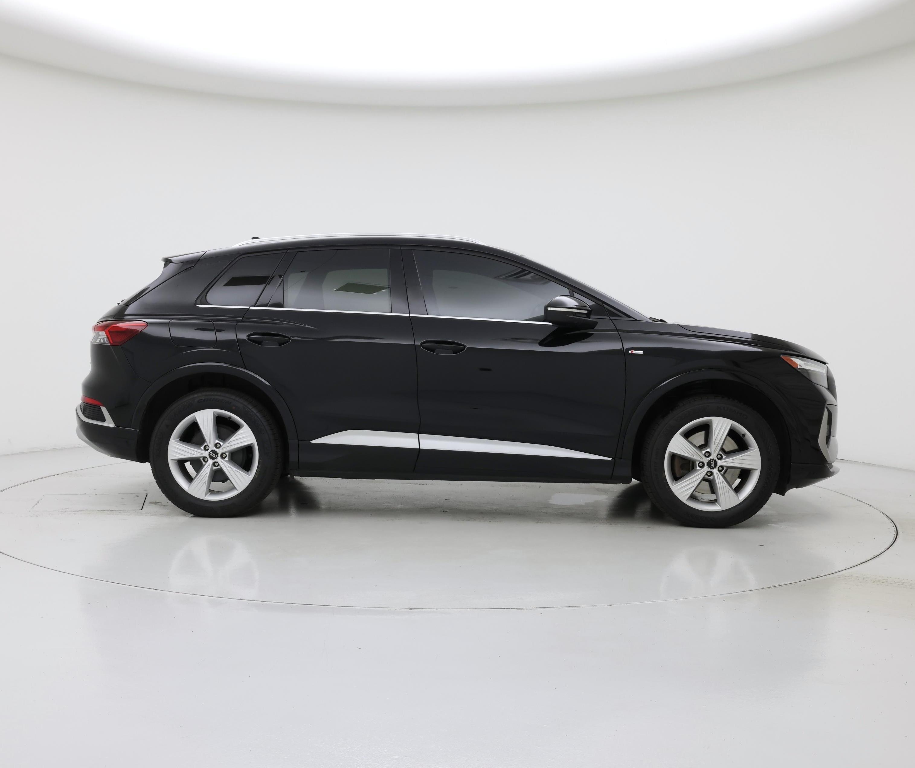 Thumbnail: 2023 Audi Q4 e-tron - 7