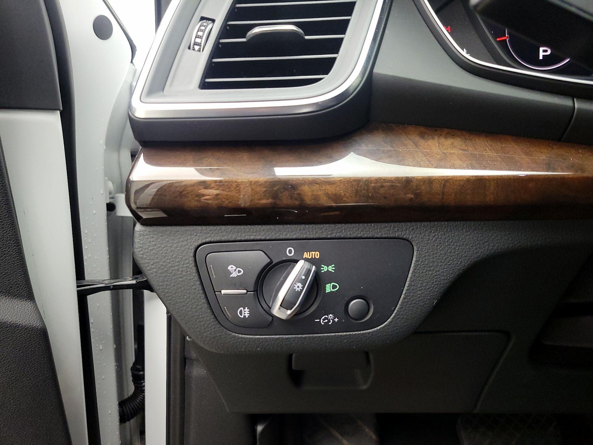 Thumbnail: 2019 Audi Q5 - 13