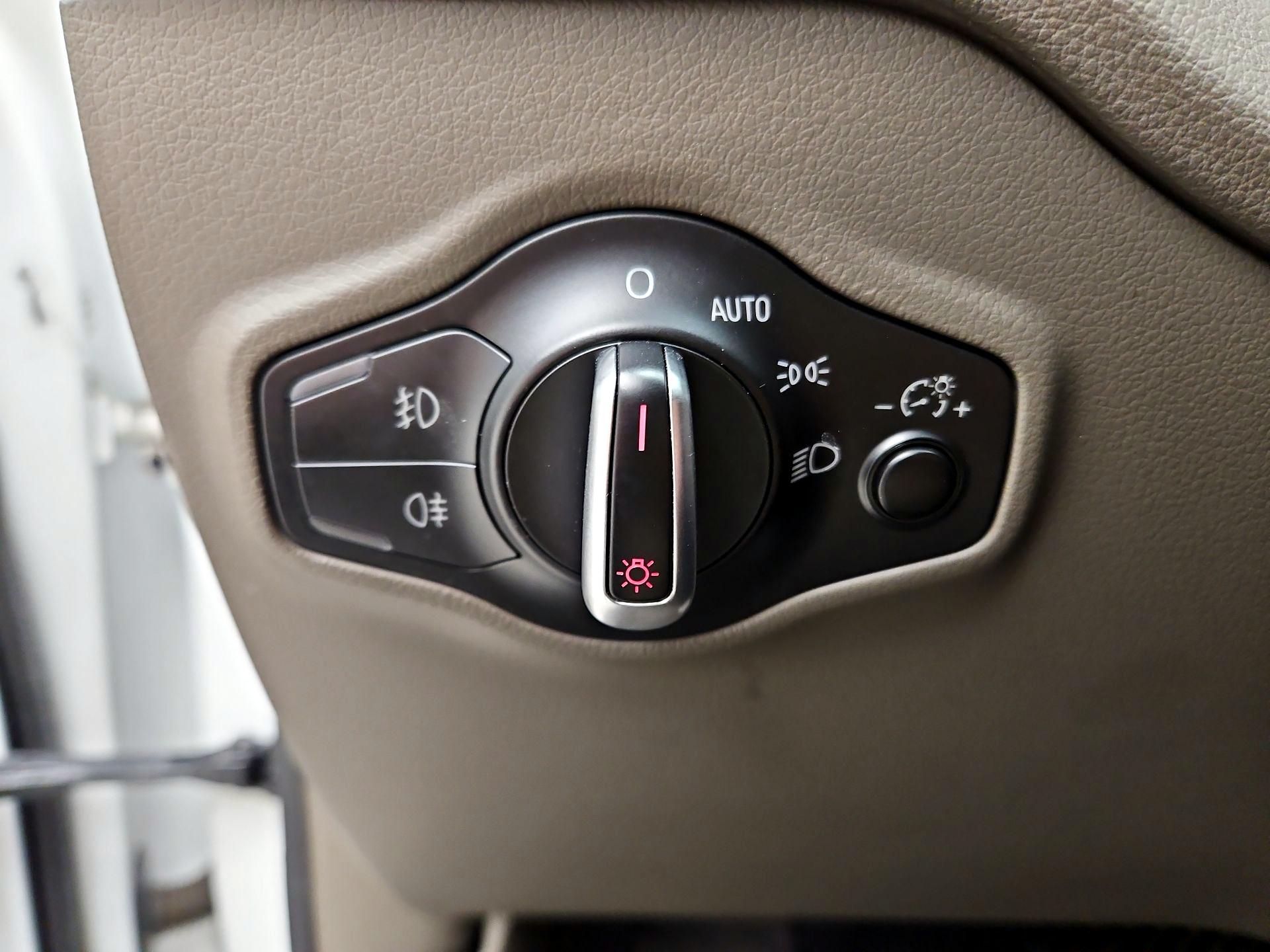 Thumbnail: 2016 Audi Q5 - 13