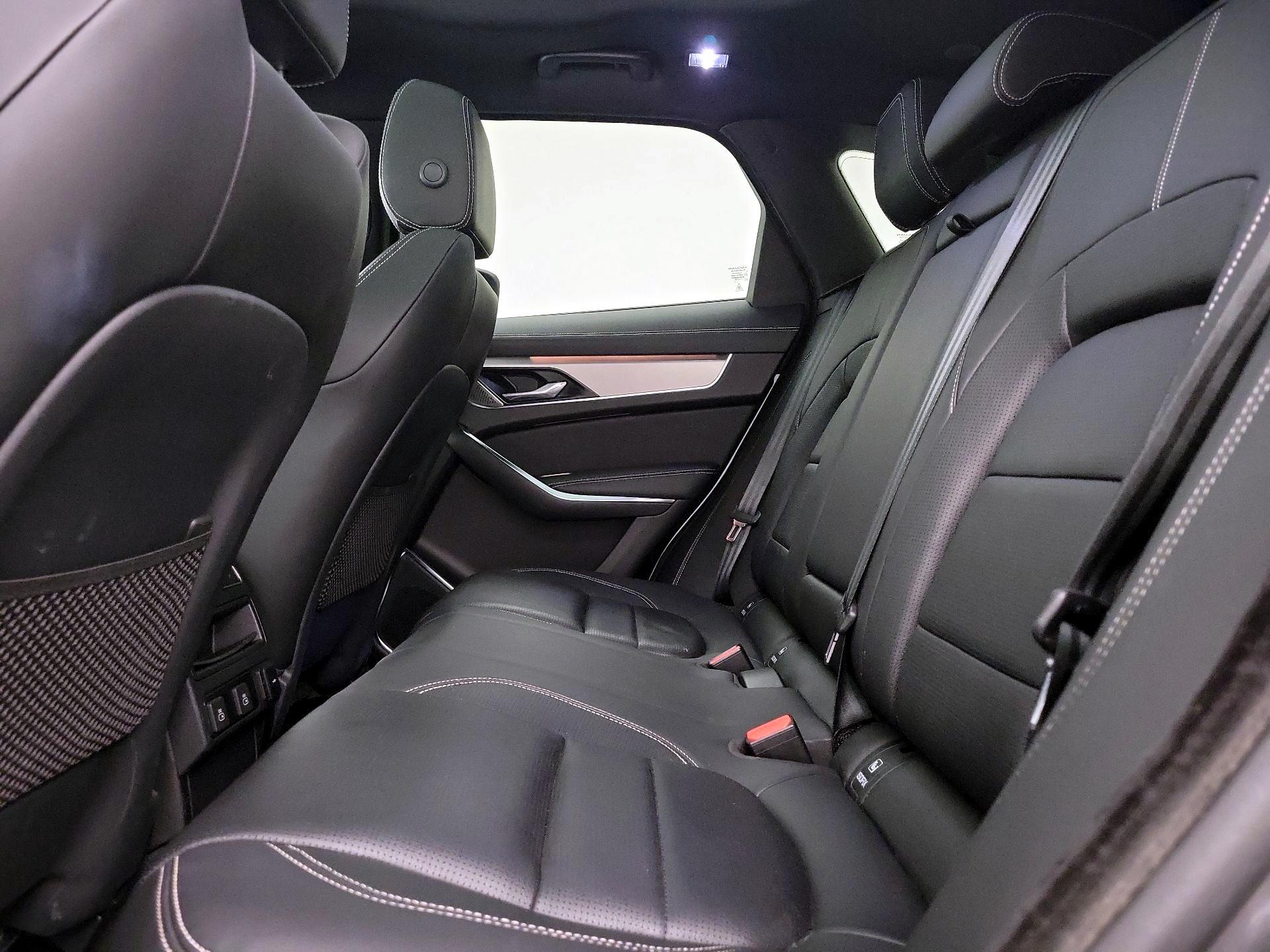 Thumbnail: 2024 Jaguar F-Pace - 18