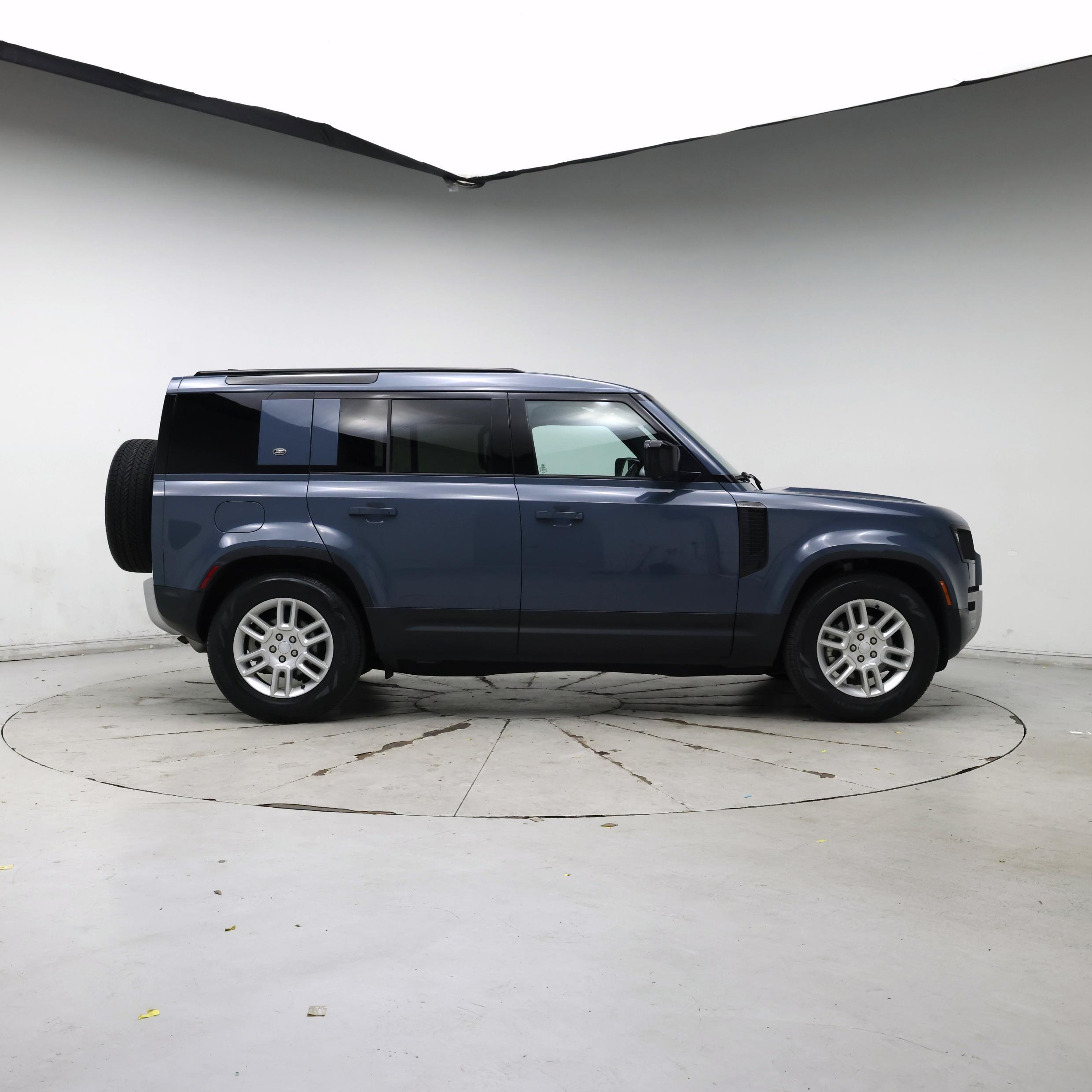 Thumbnail: 2023 Land Rover Defender - 7