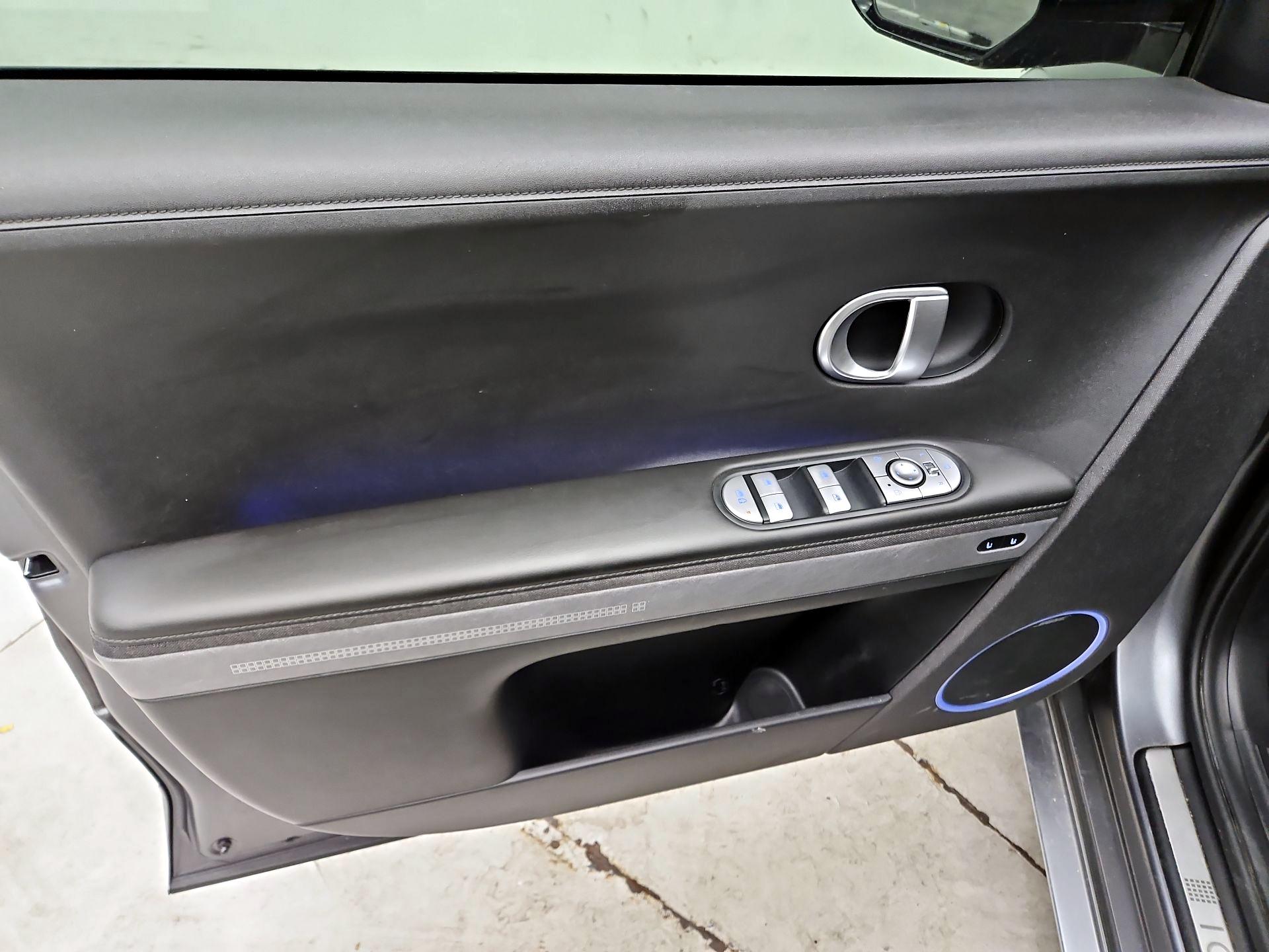 Thumbnail: 2022 Hyundai Ioniq 5 - 12