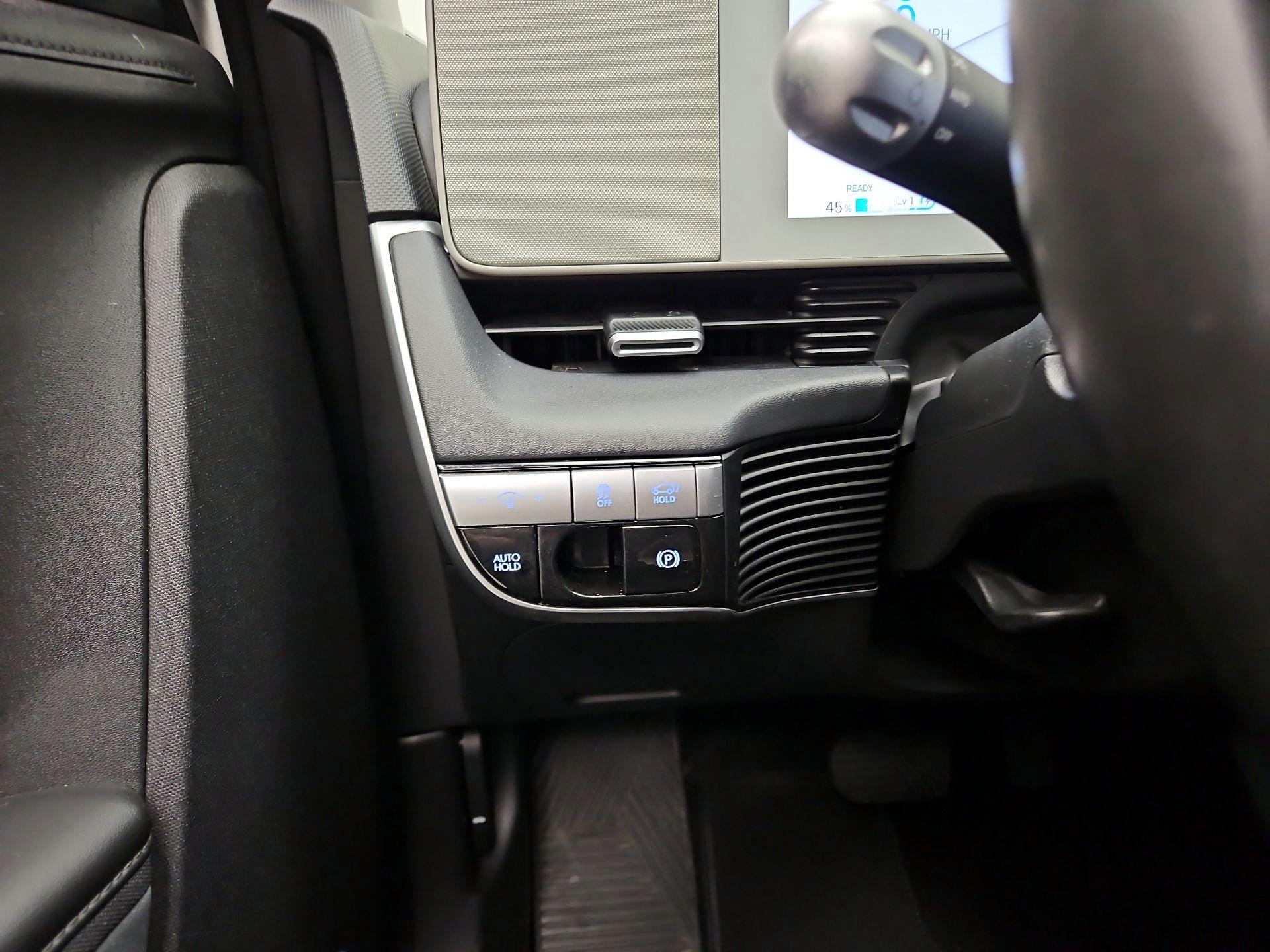 Thumbnail: 2022 Hyundai Ioniq 5 - 13