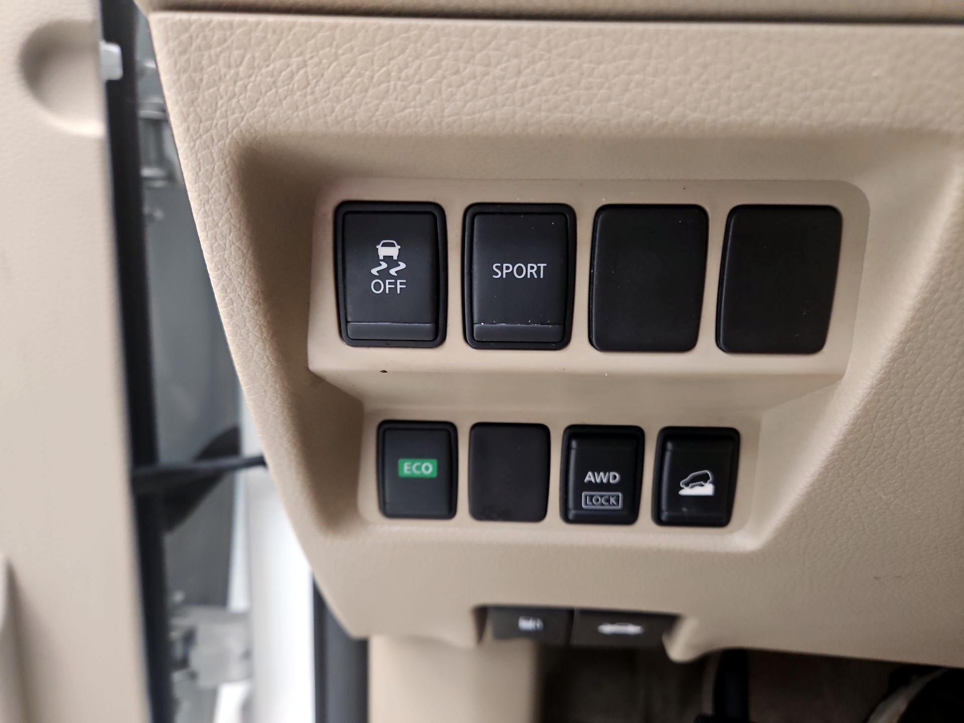 Thumbnail: 2015 Nissan Rogue - 13