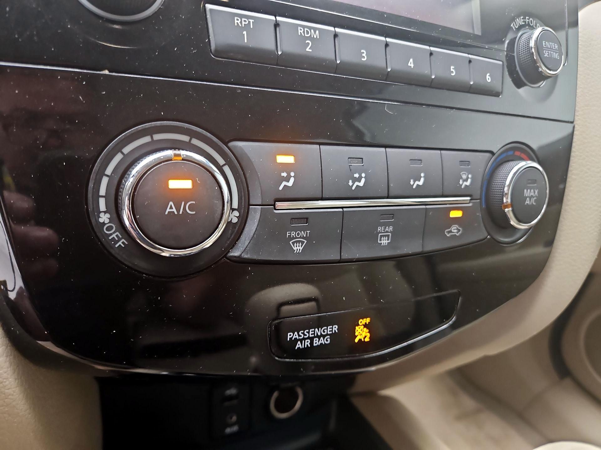 Thumbnail: 2015 Nissan Rogue - 16