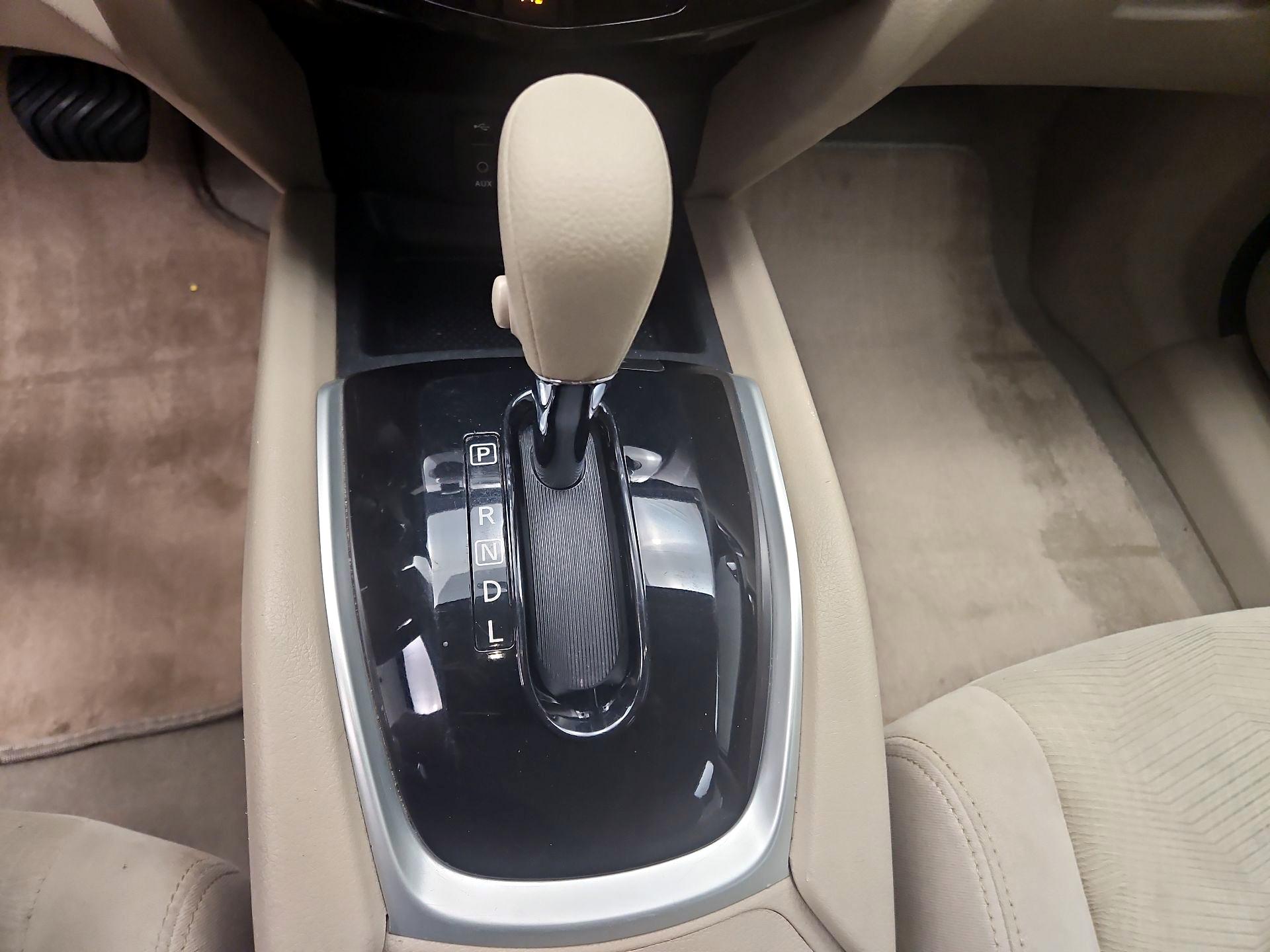 Thumbnail: 2015 Nissan Rogue - 17