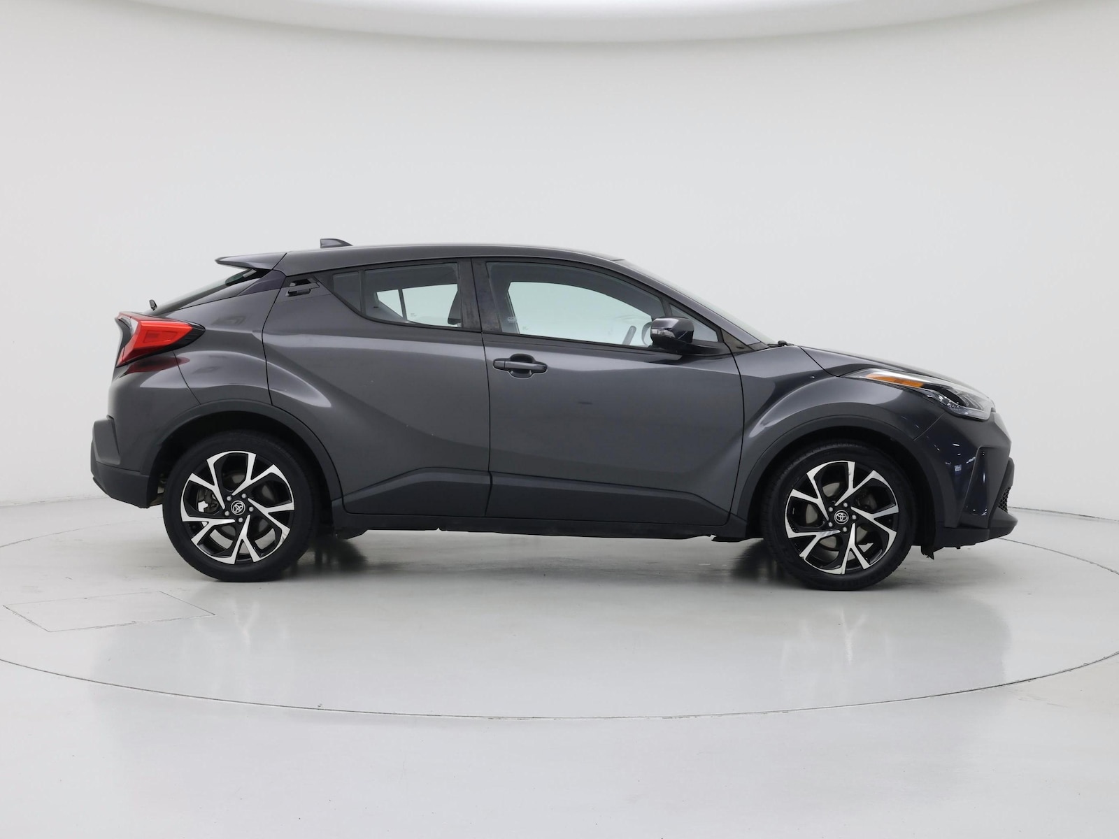 2022 Toyota C-HR XLE - Photo 8