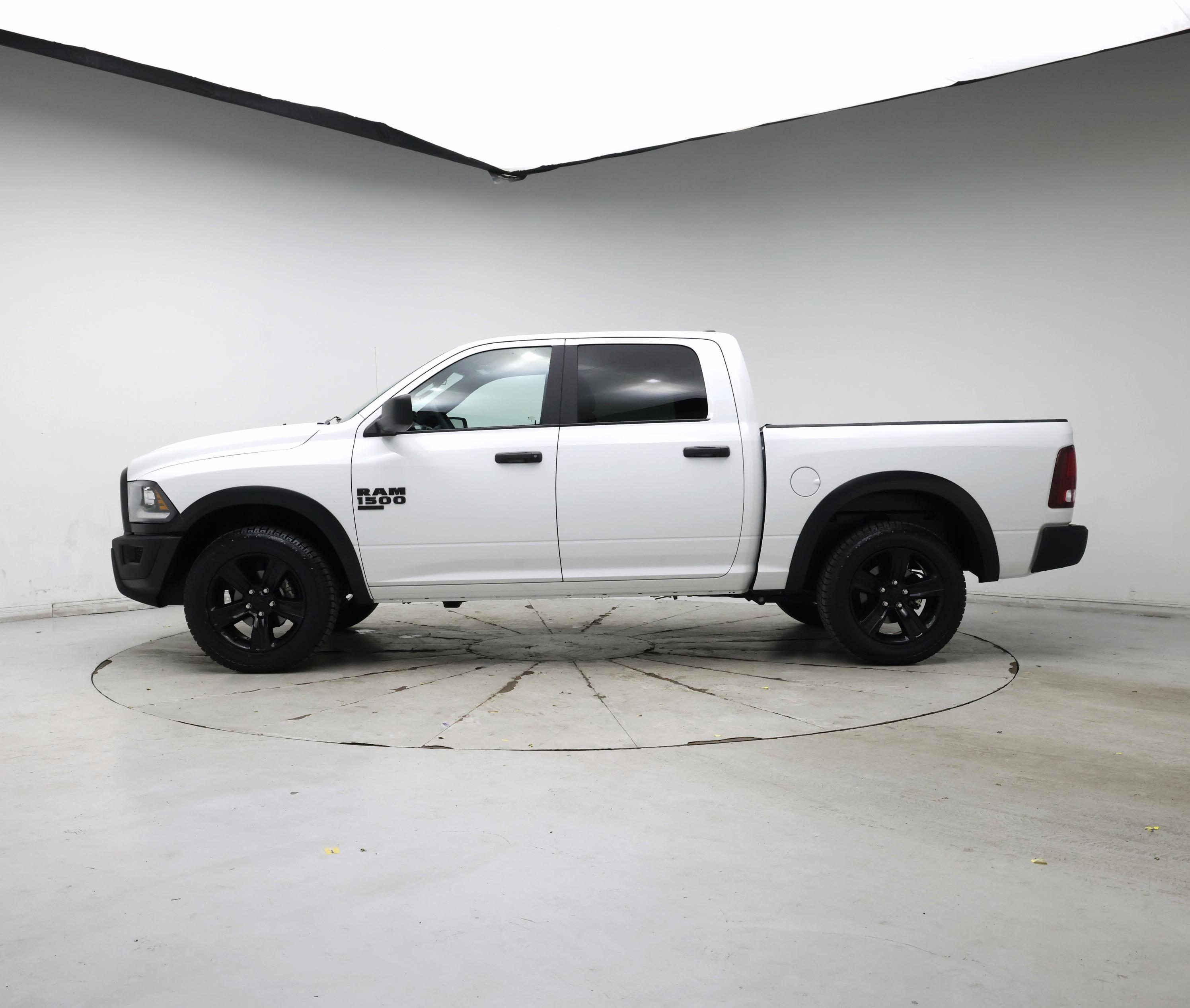 Thumbnail: 2024 RAM 1500 Classic - 3