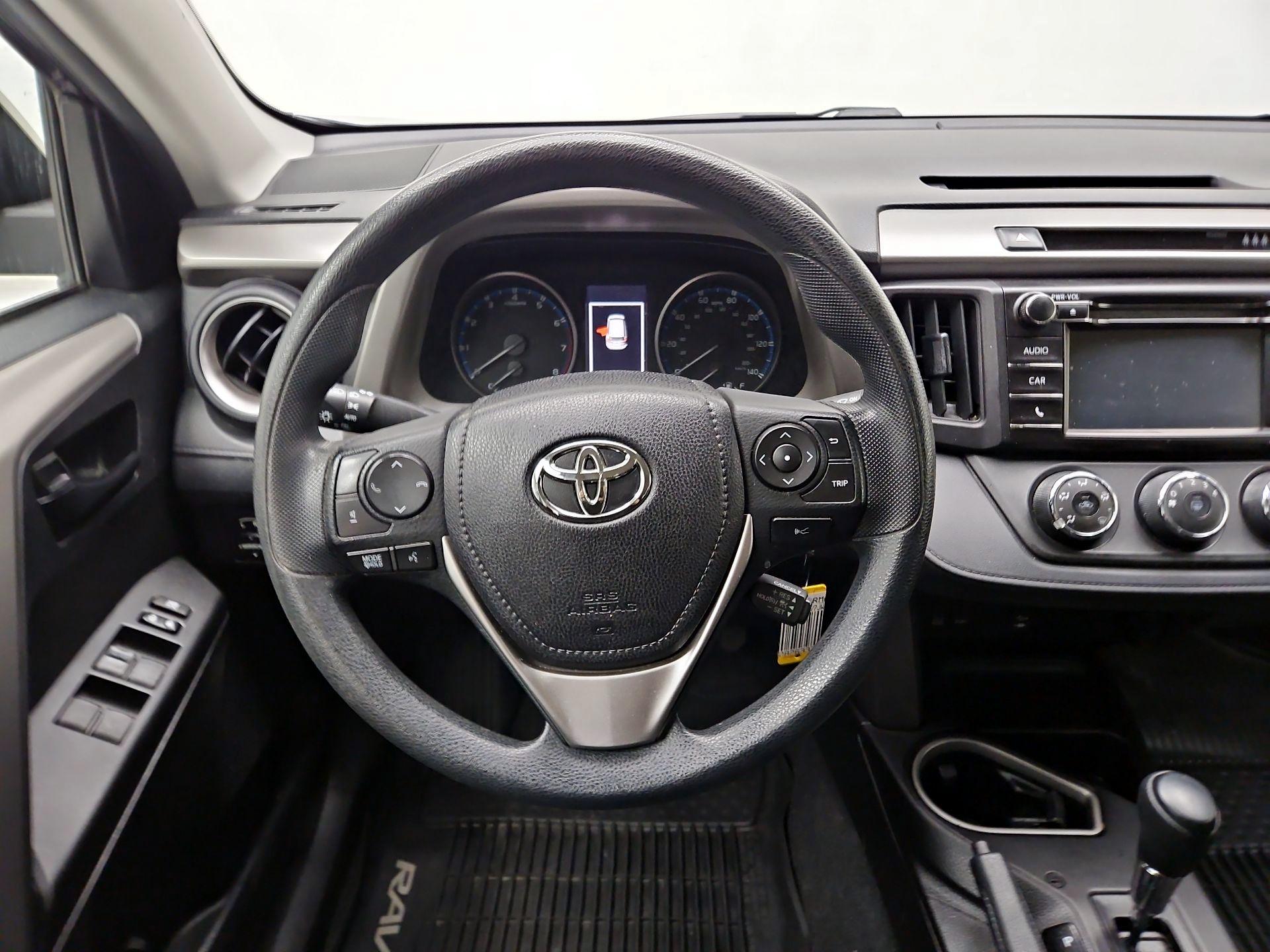 Thumbnail: 2018 Toyota RAV4 - 10