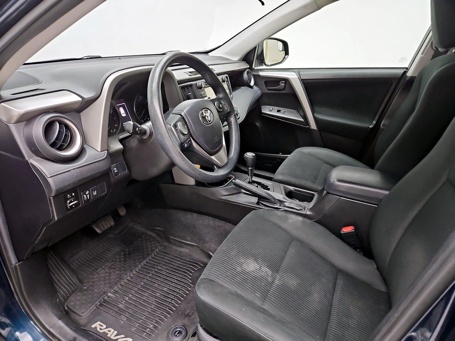 Thumbnail: 2018 Toyota RAV4 - 11