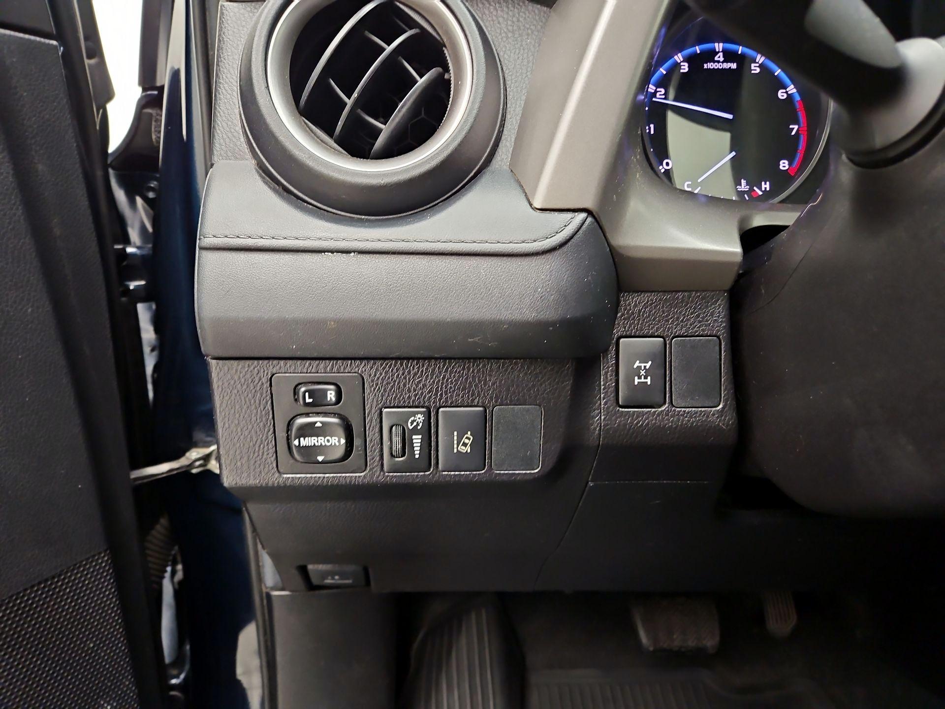 Thumbnail: 2018 Toyota RAV4 - 13