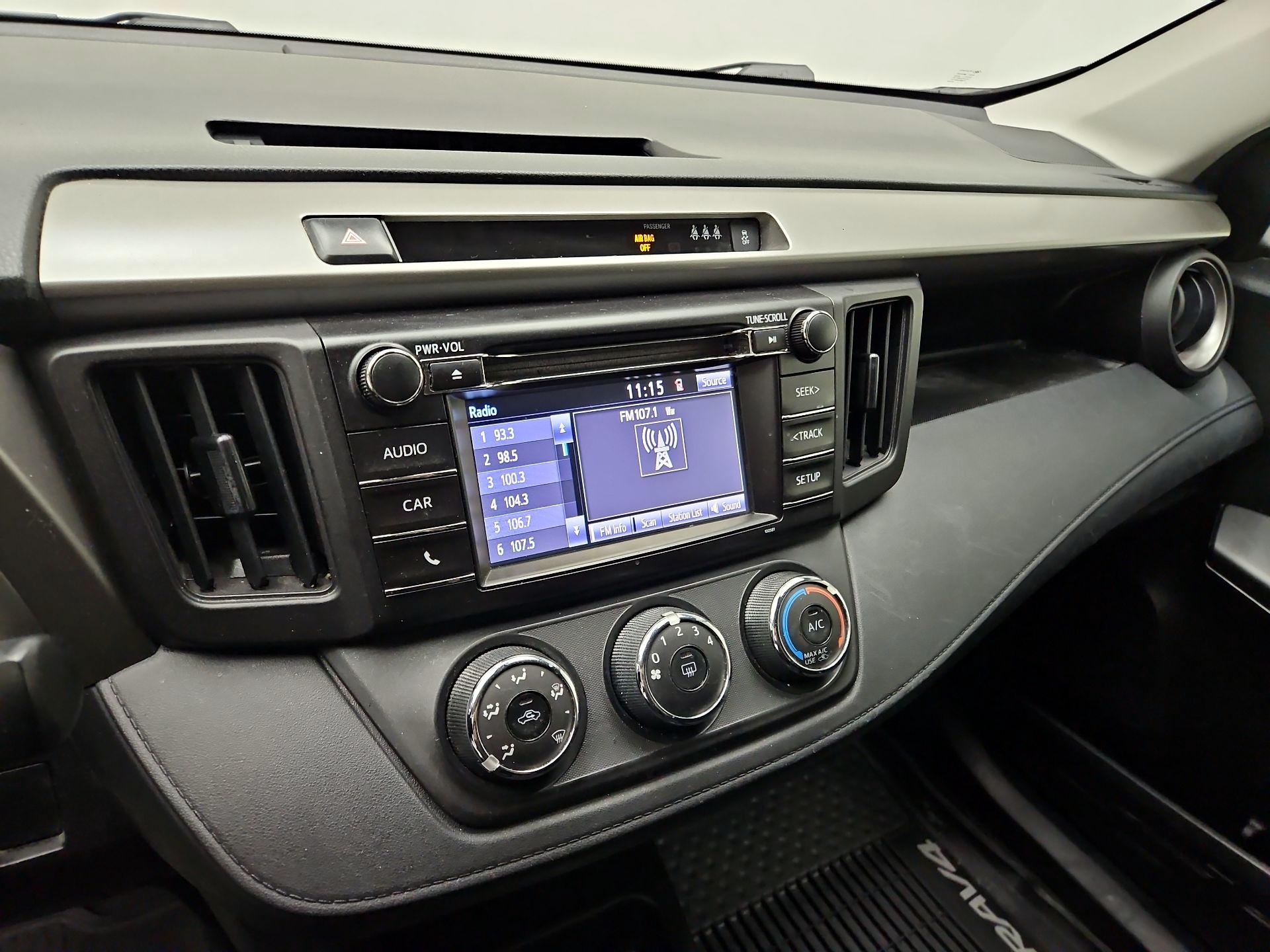 Thumbnail: 2018 Toyota RAV4 - 15