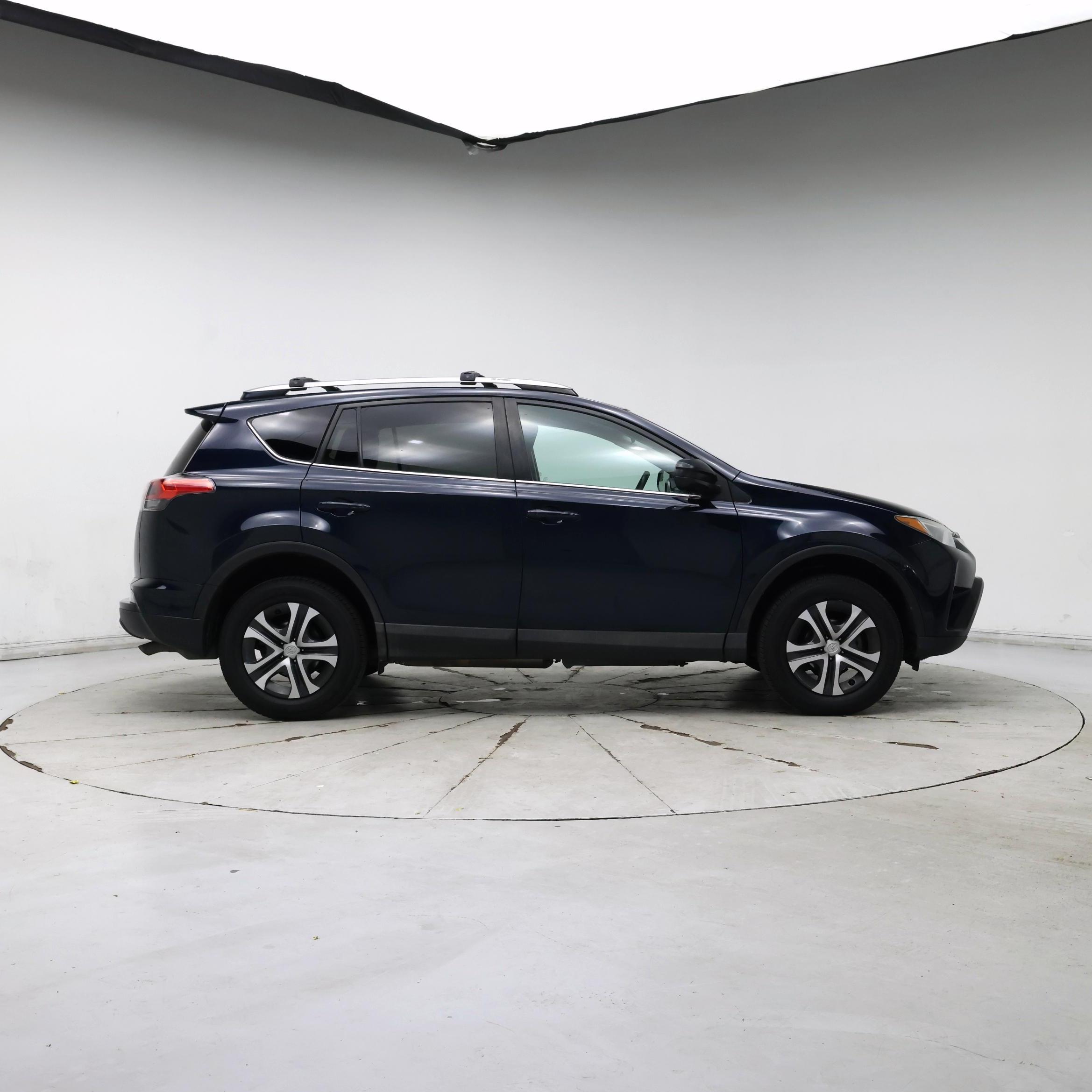 Thumbnail: 2018 Toyota RAV4 - 7