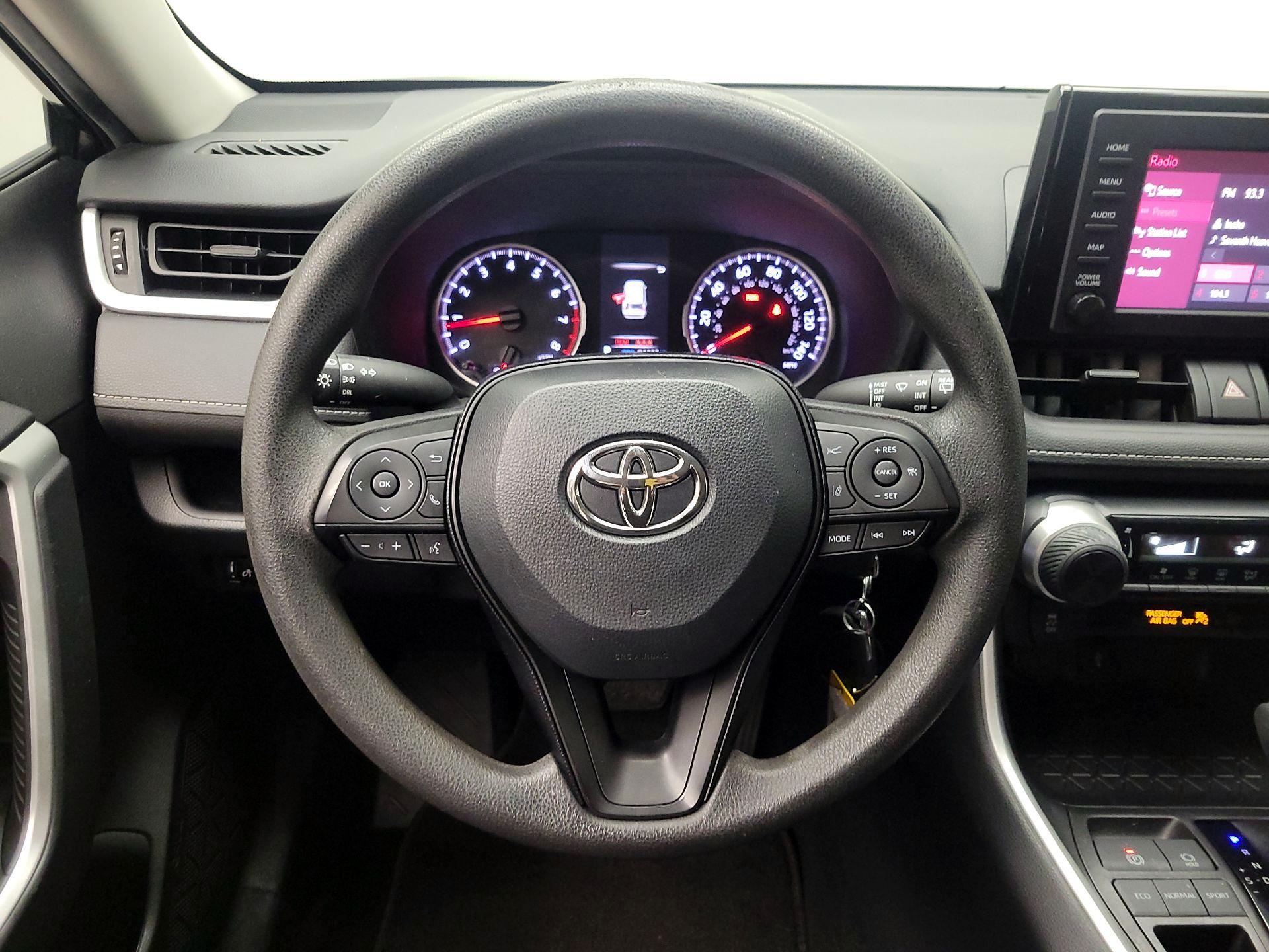 Thumbnail: 2020 Toyota RAV4 - 10