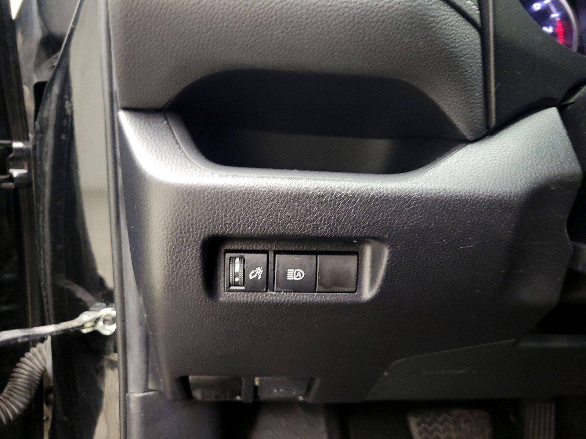 Thumbnail: 2020 Toyota RAV4 - 13