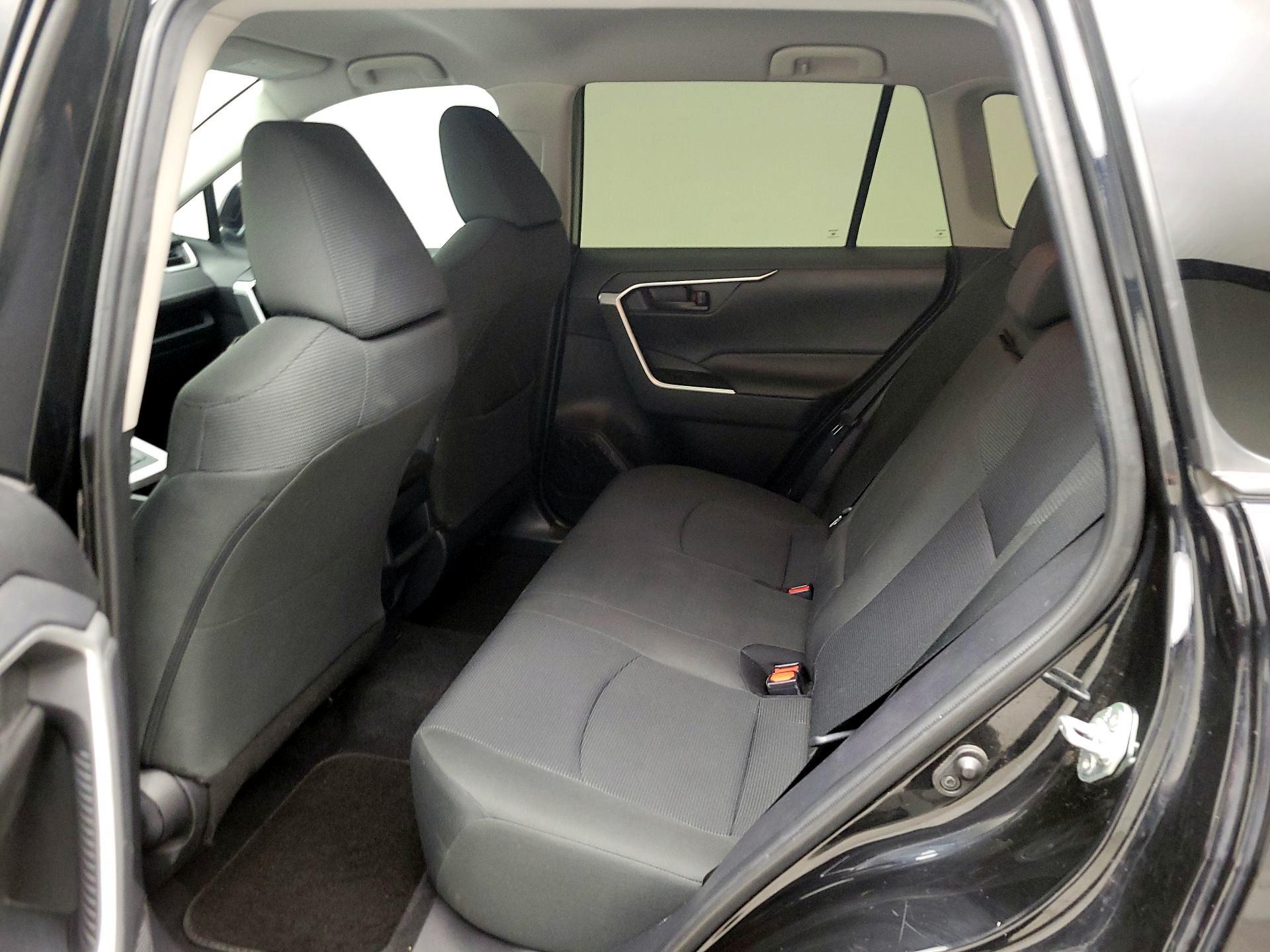 Thumbnail: 2020 Toyota RAV4 - 19