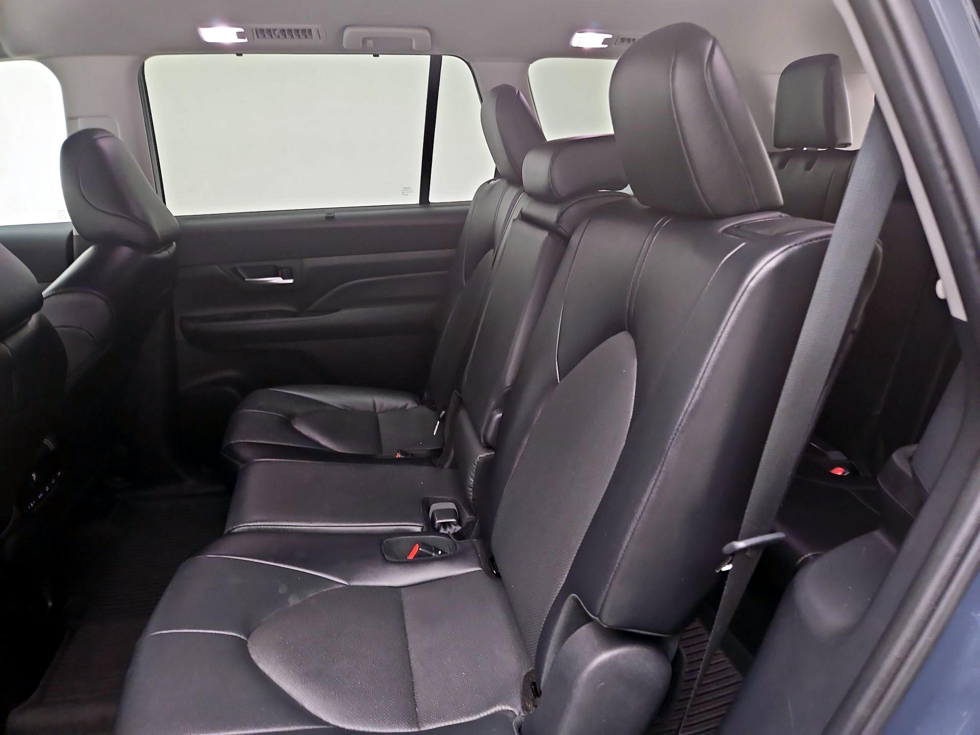 Thumbnail: 2025 Toyota Highlander - 20