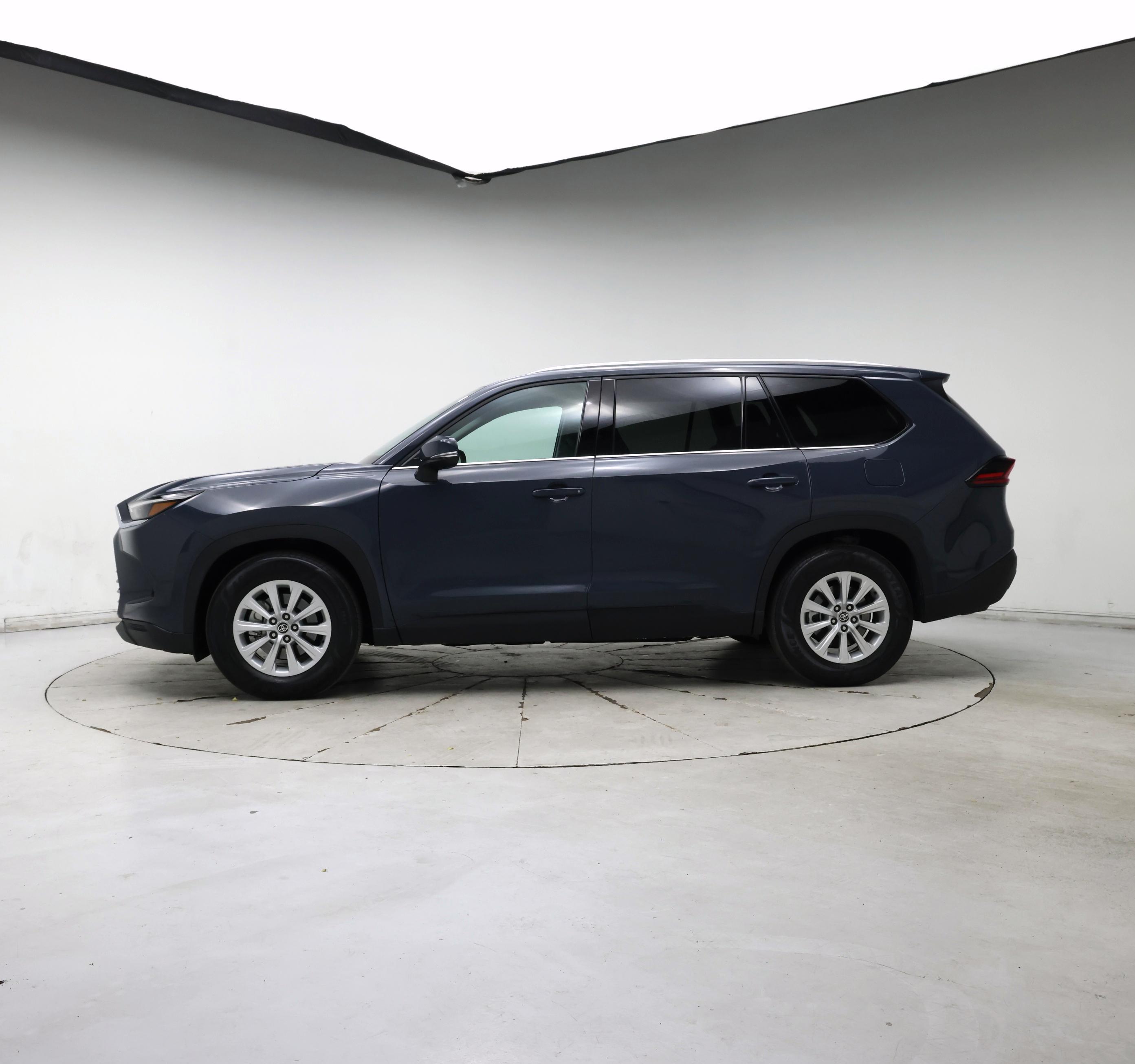 Thumbnail: 2025 Toyota Highlander - 3